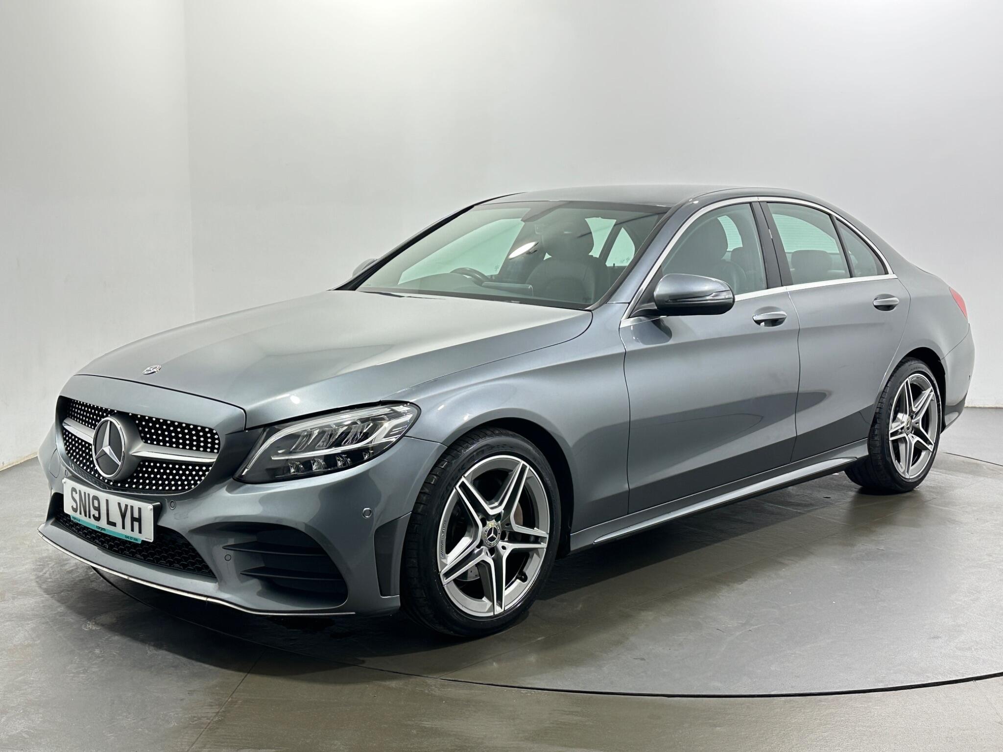 Mercedes-Benz C-Class view 4