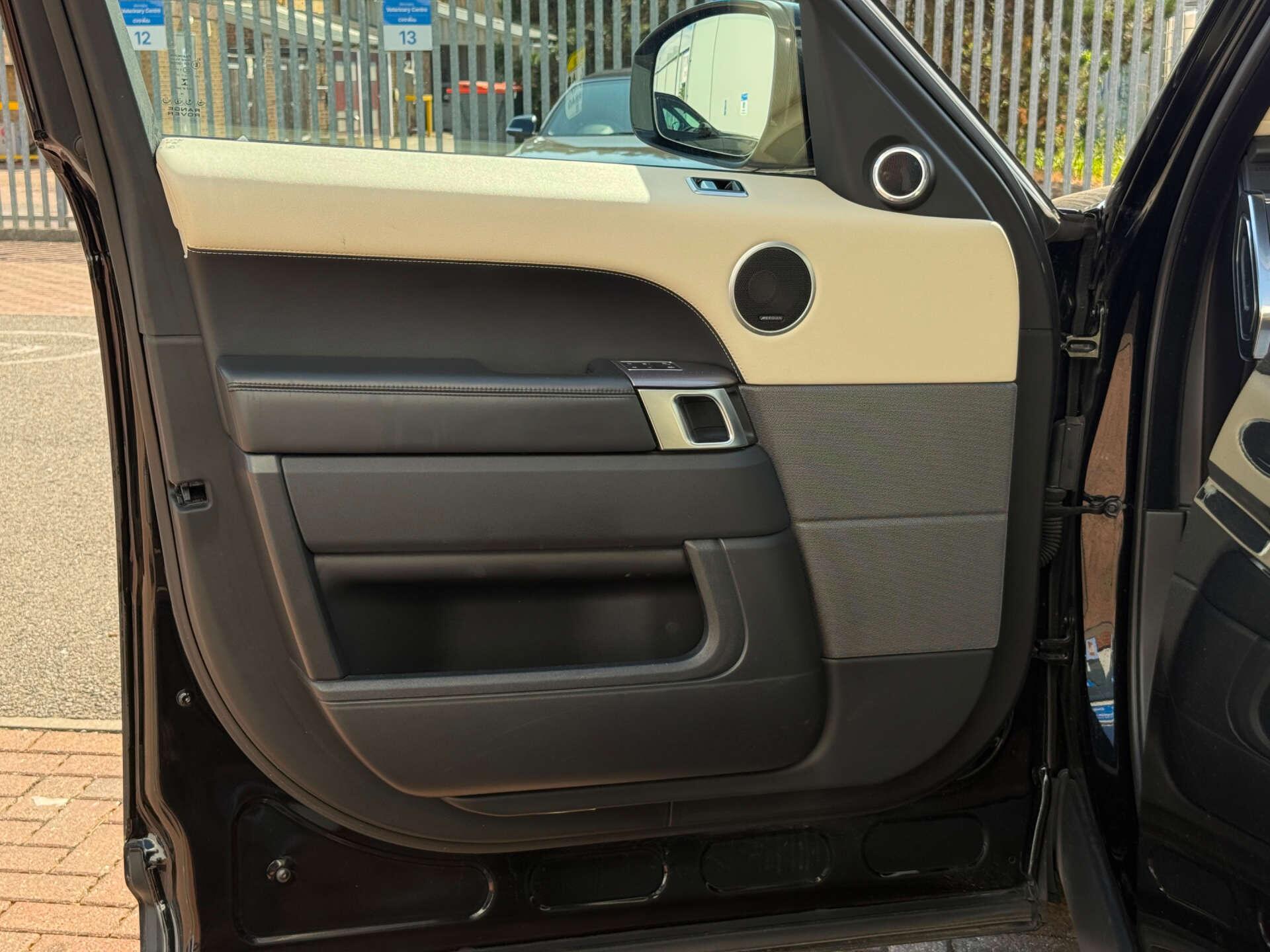 Land Rover Range Rover Sport view 42