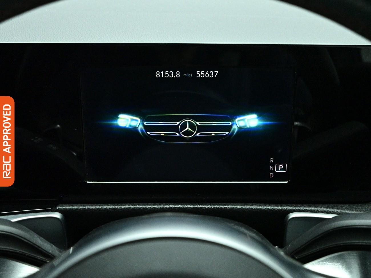 Mercedes-Benz GLB view 11