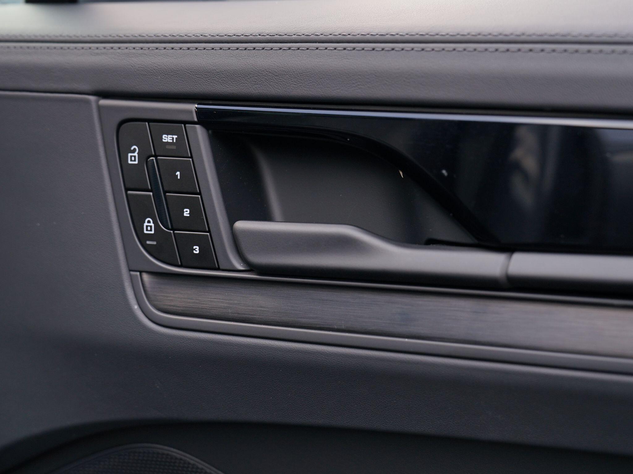 Porsche Cayenne view 83