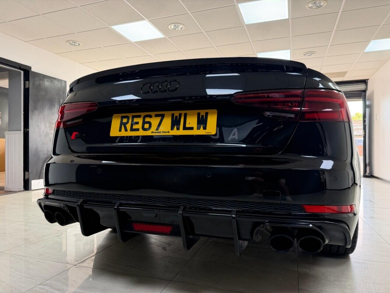 Audi S4 view 15