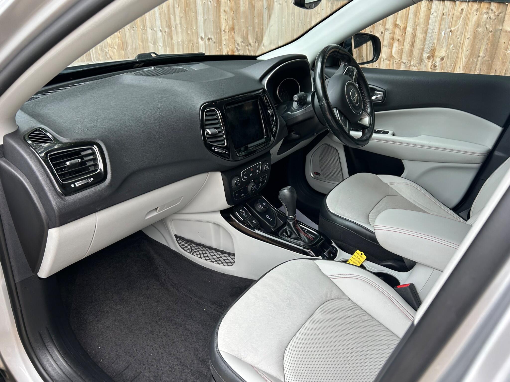 Jeep Compass view 4