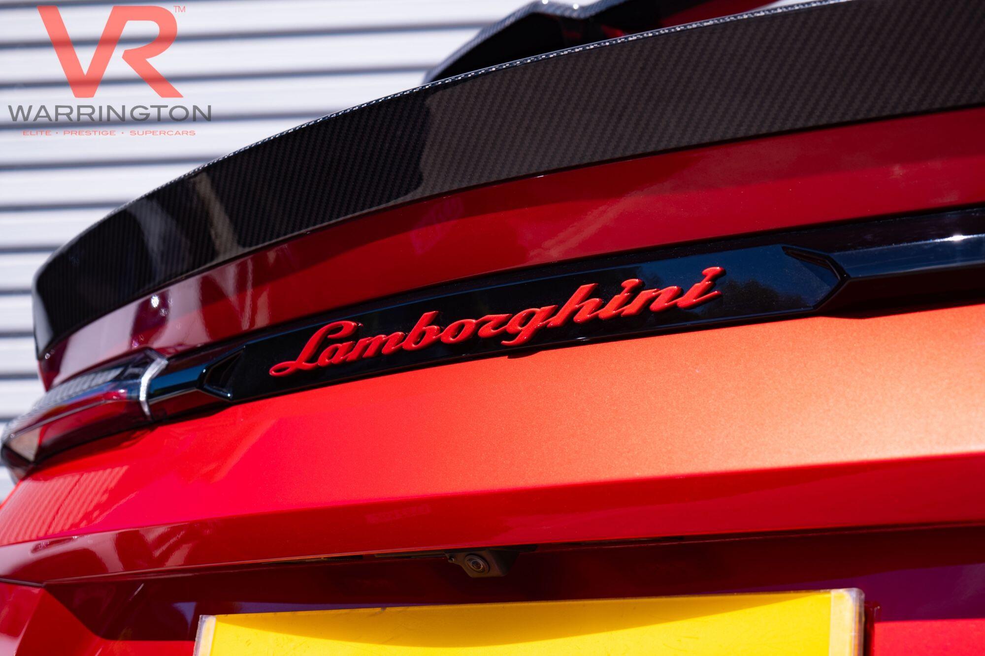 Lamborghini Urus view 60