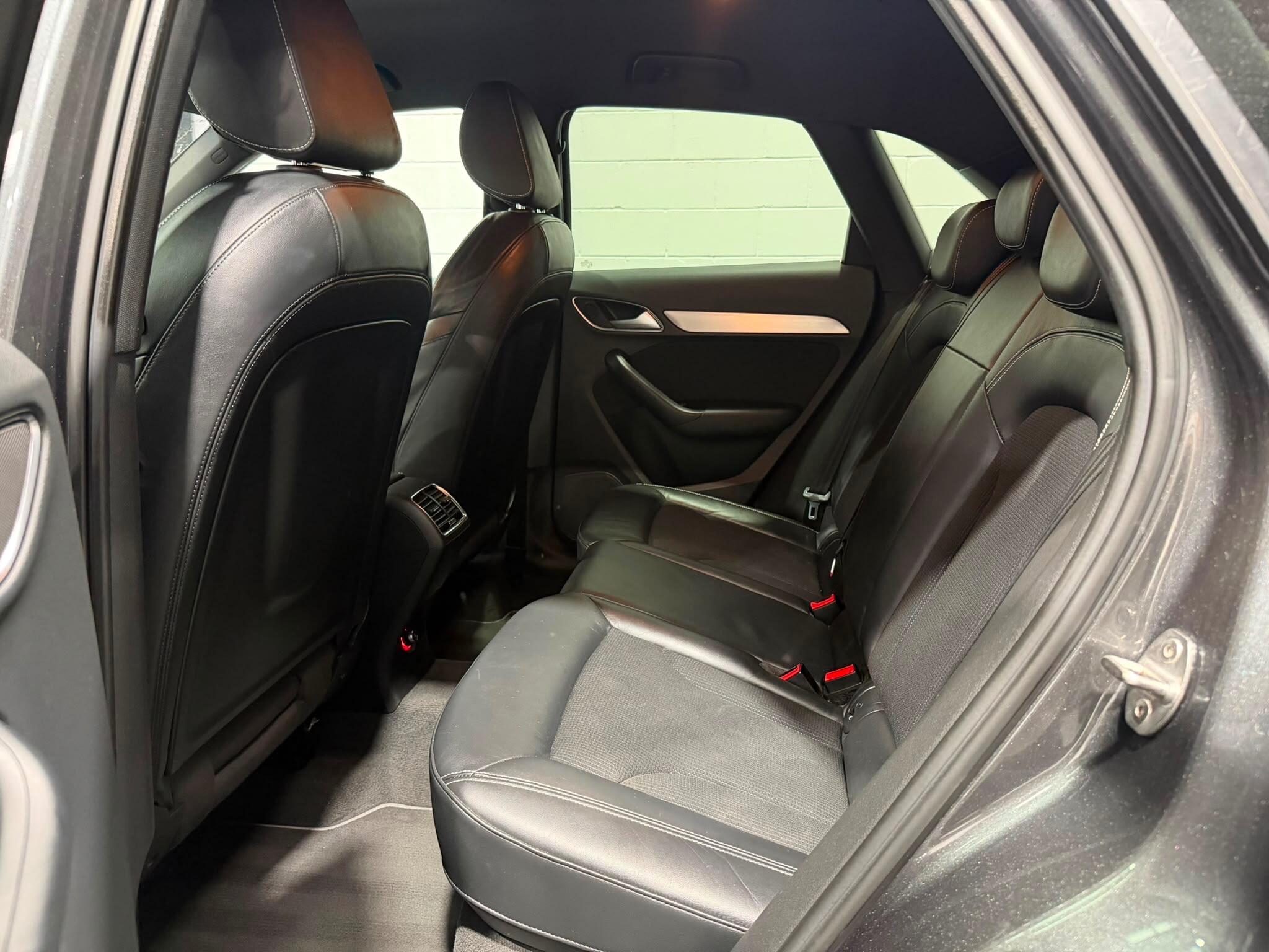 Audi Q3 view 17