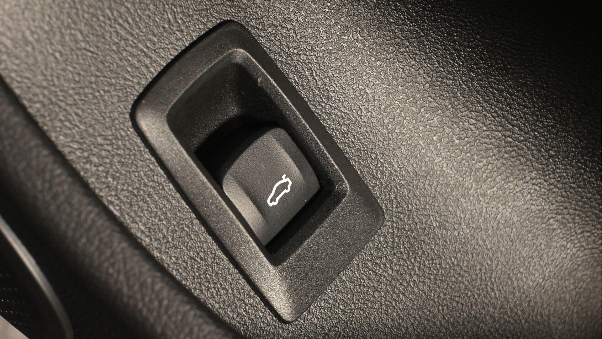 BMW I4 view 28