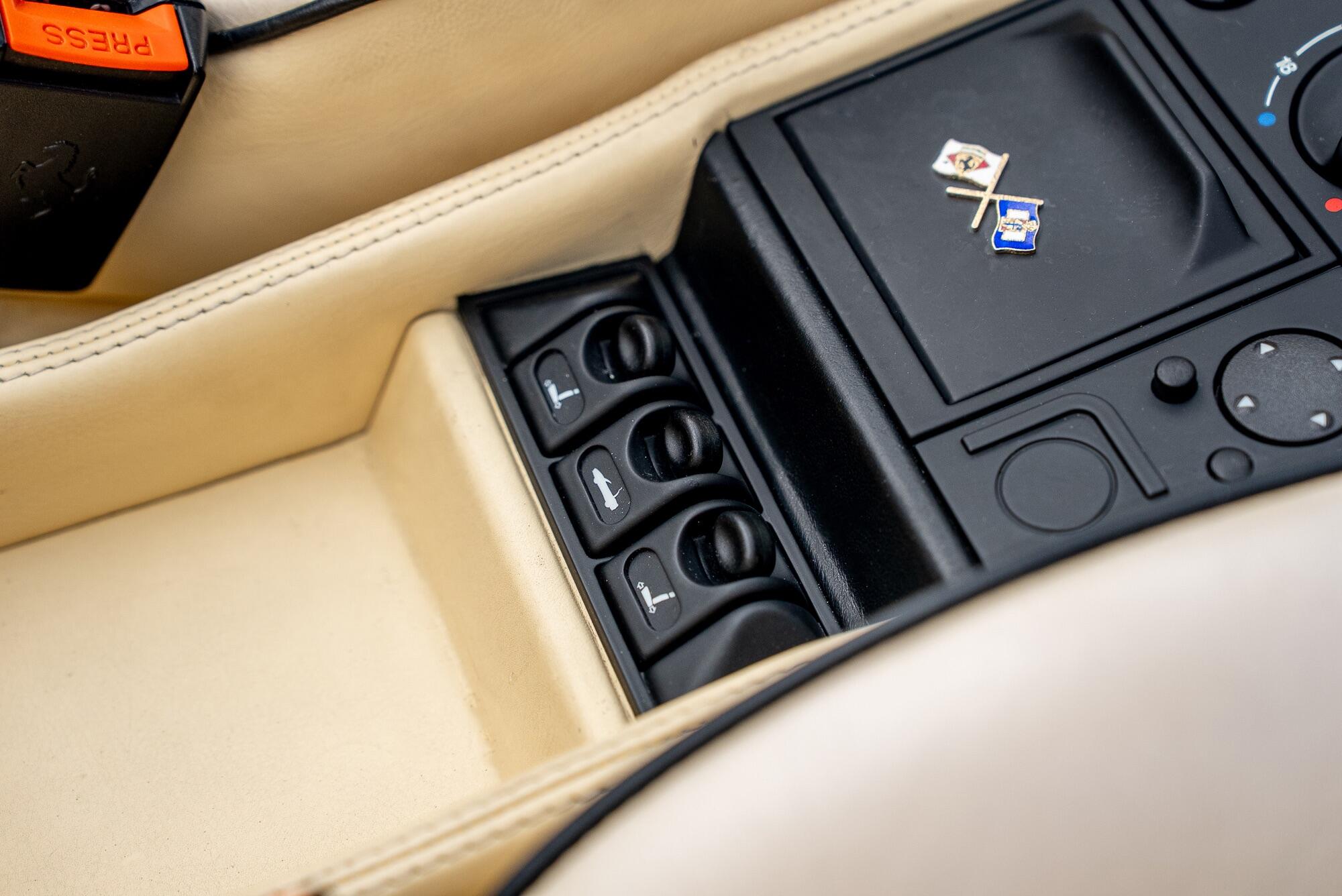 Ferrari 355 F1 view 35