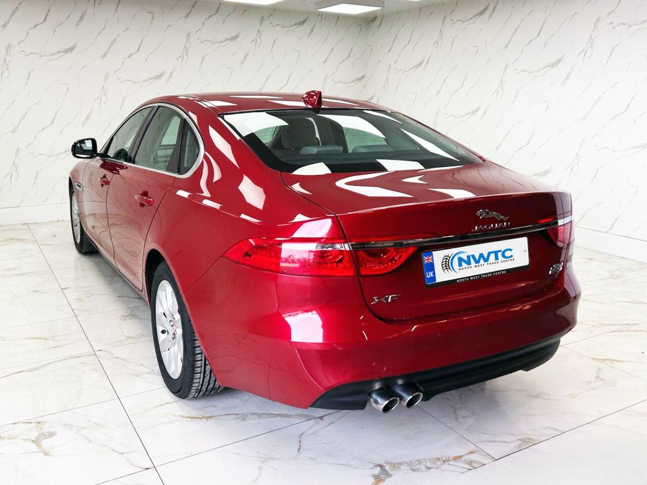 Jaguar XF view 9