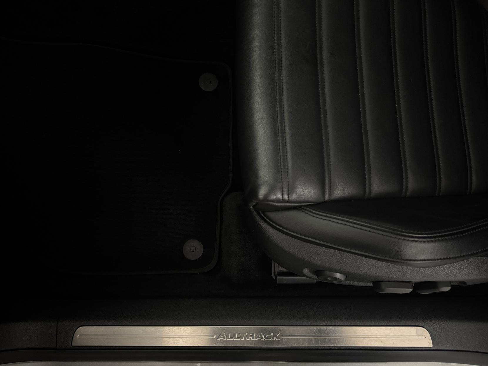 Volkswagen Passat view 70