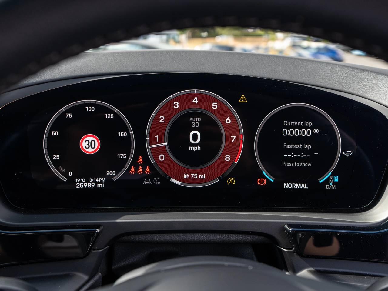 Porsche Cayenne view 37
