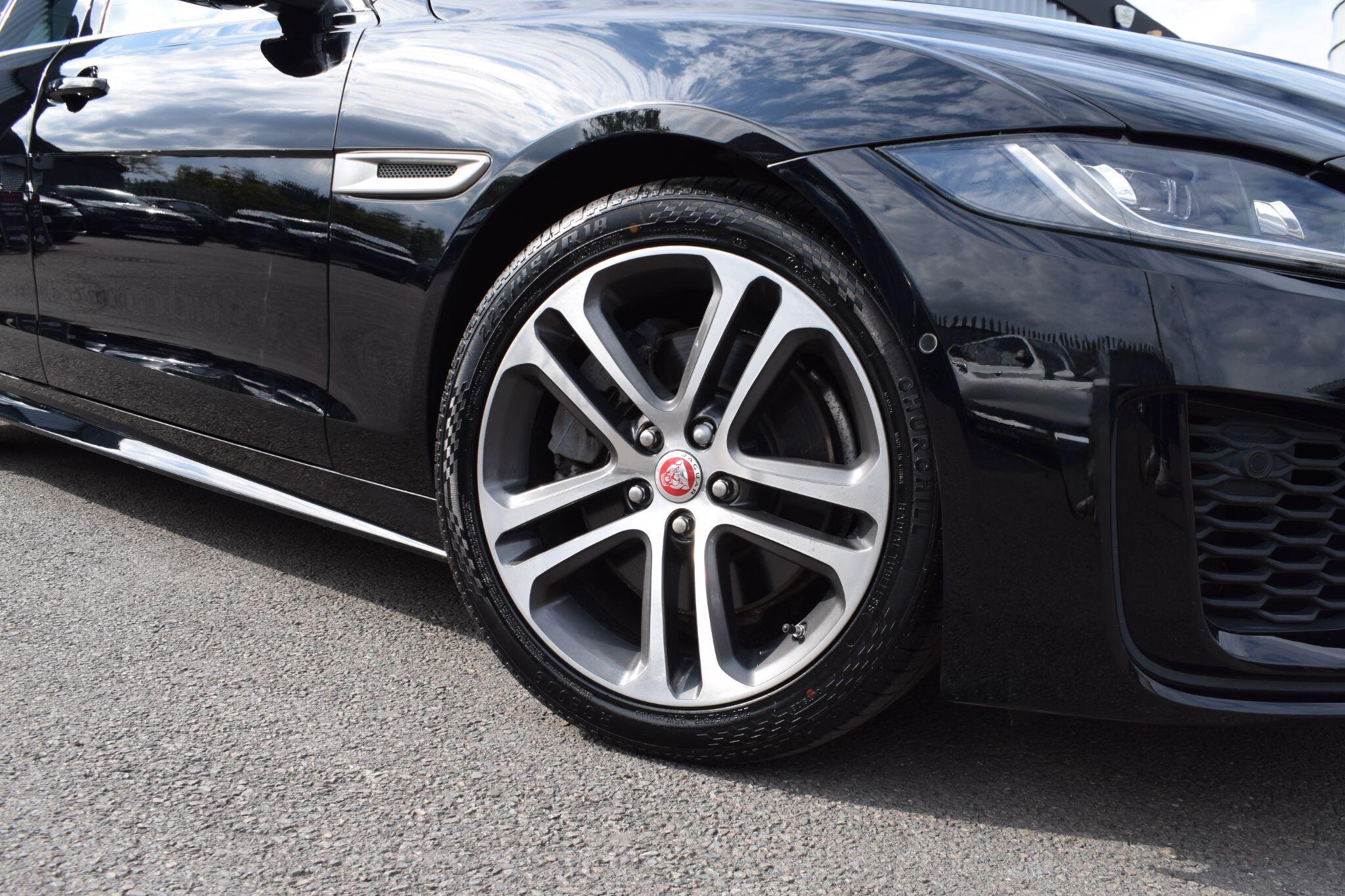 Jaguar Xe view 32