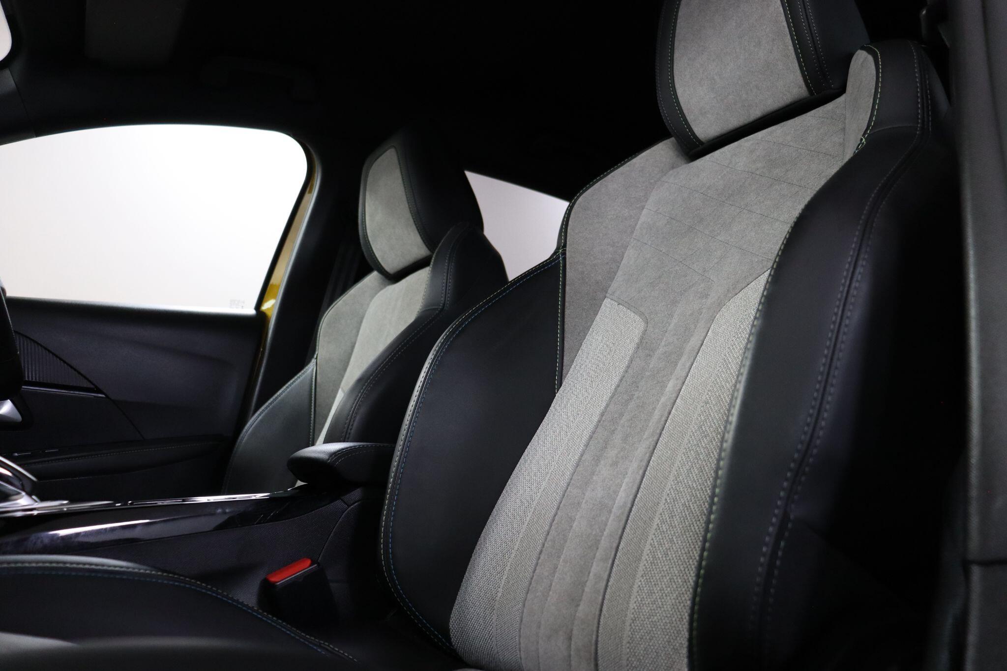 Peugeot E-208 view 36