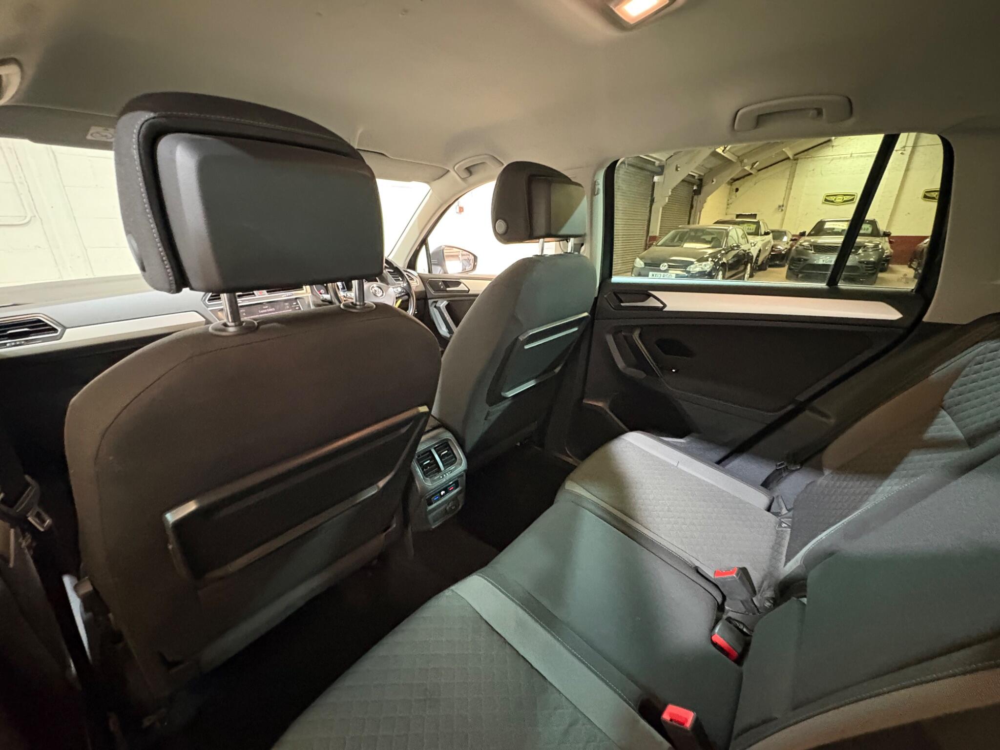 Volkswagen Tiguan view 58
