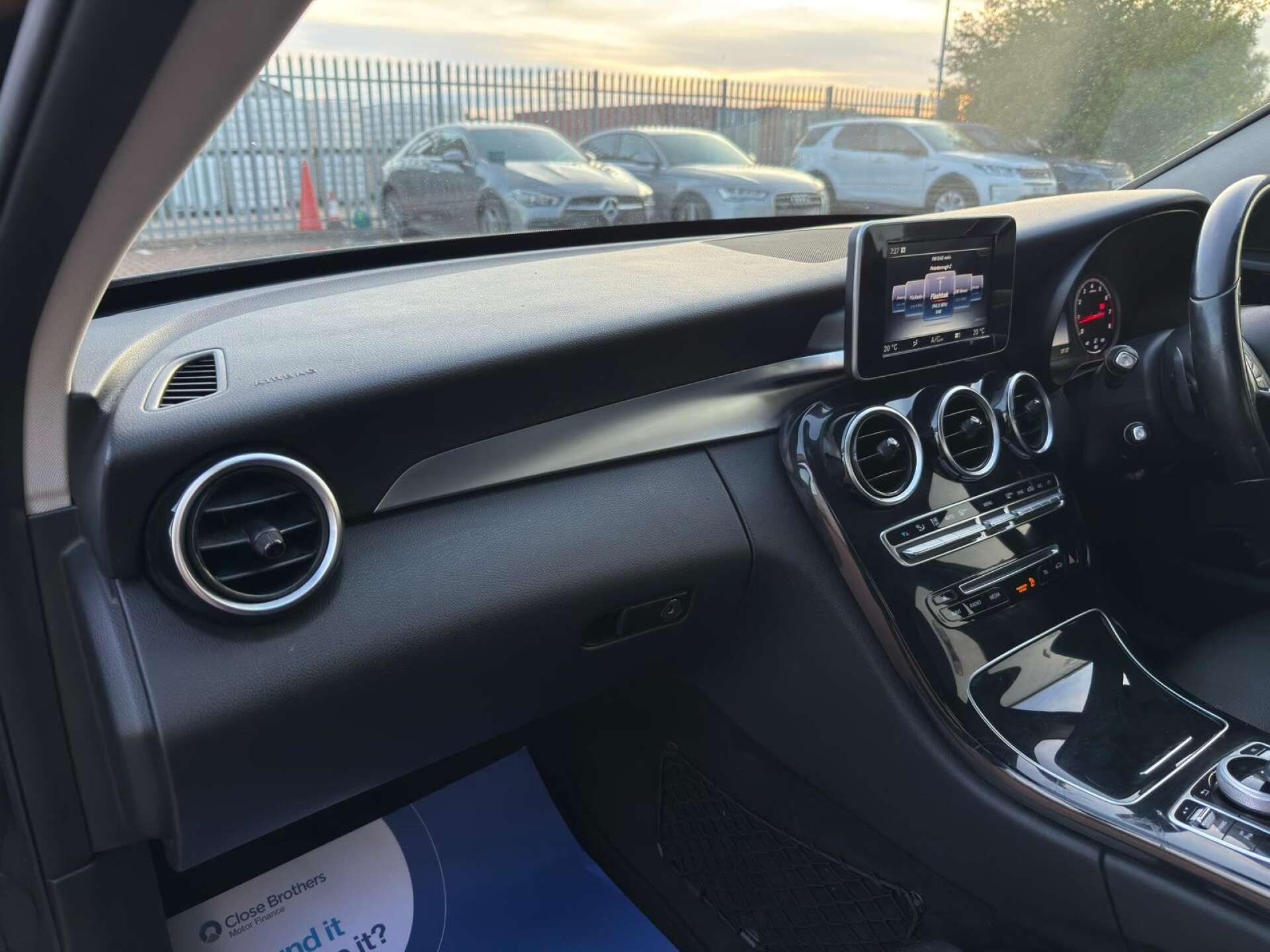 Mercedes-Benz C Class view 42
