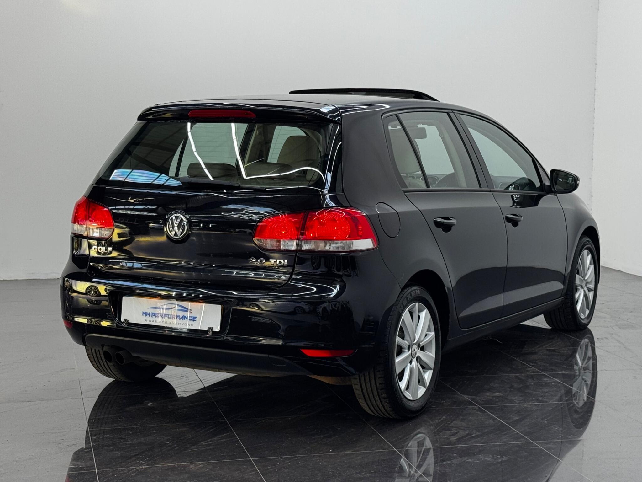 Volkswagen Golf view 9