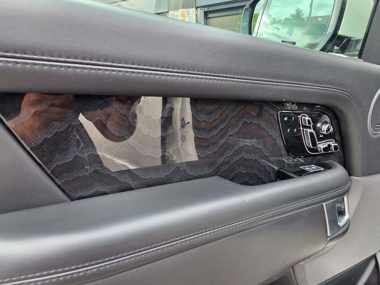 Land Rover Range Rover view 8