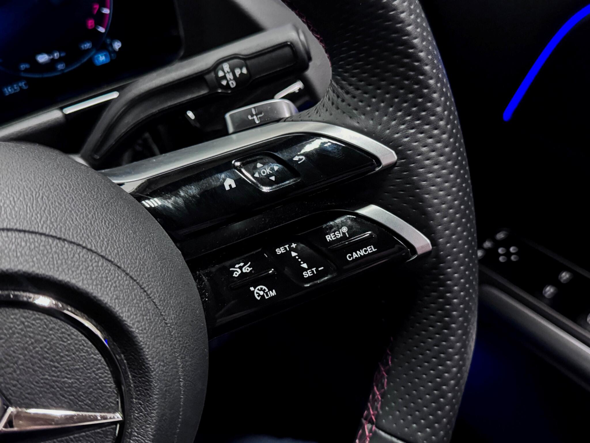Mercedes-Benz Gla view 9