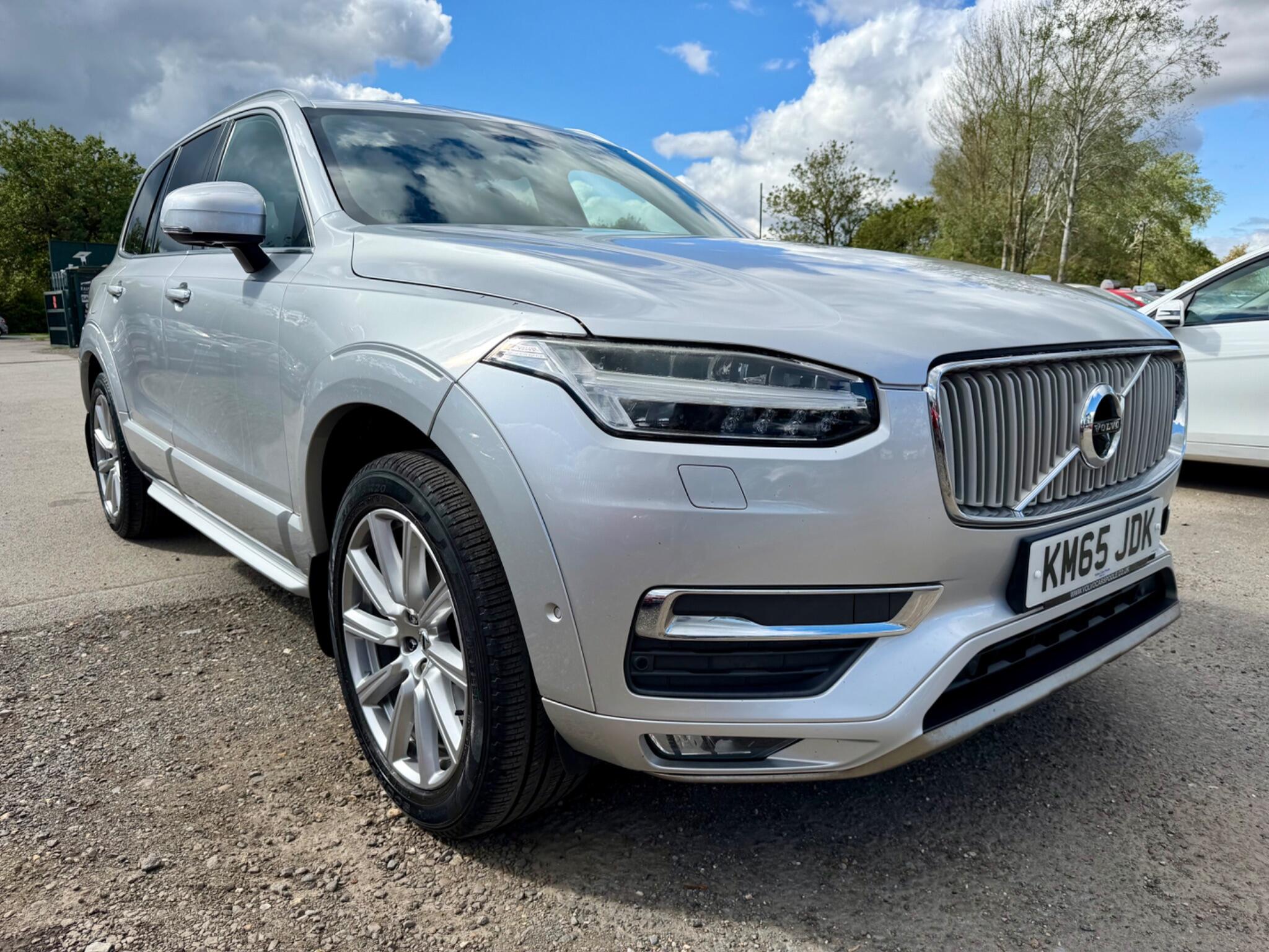 Volvo XC90 view 5