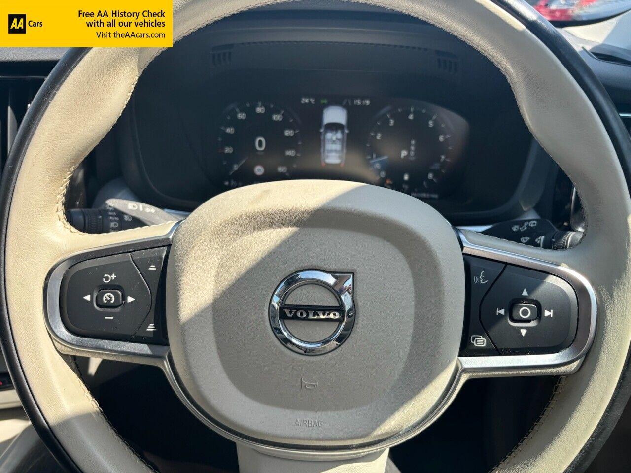 Volvo XC60 view 16