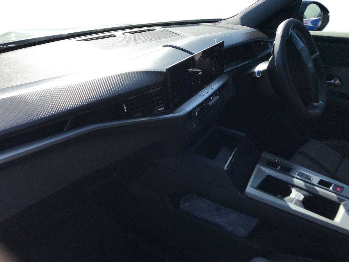 Vauxhall Grandland view 5