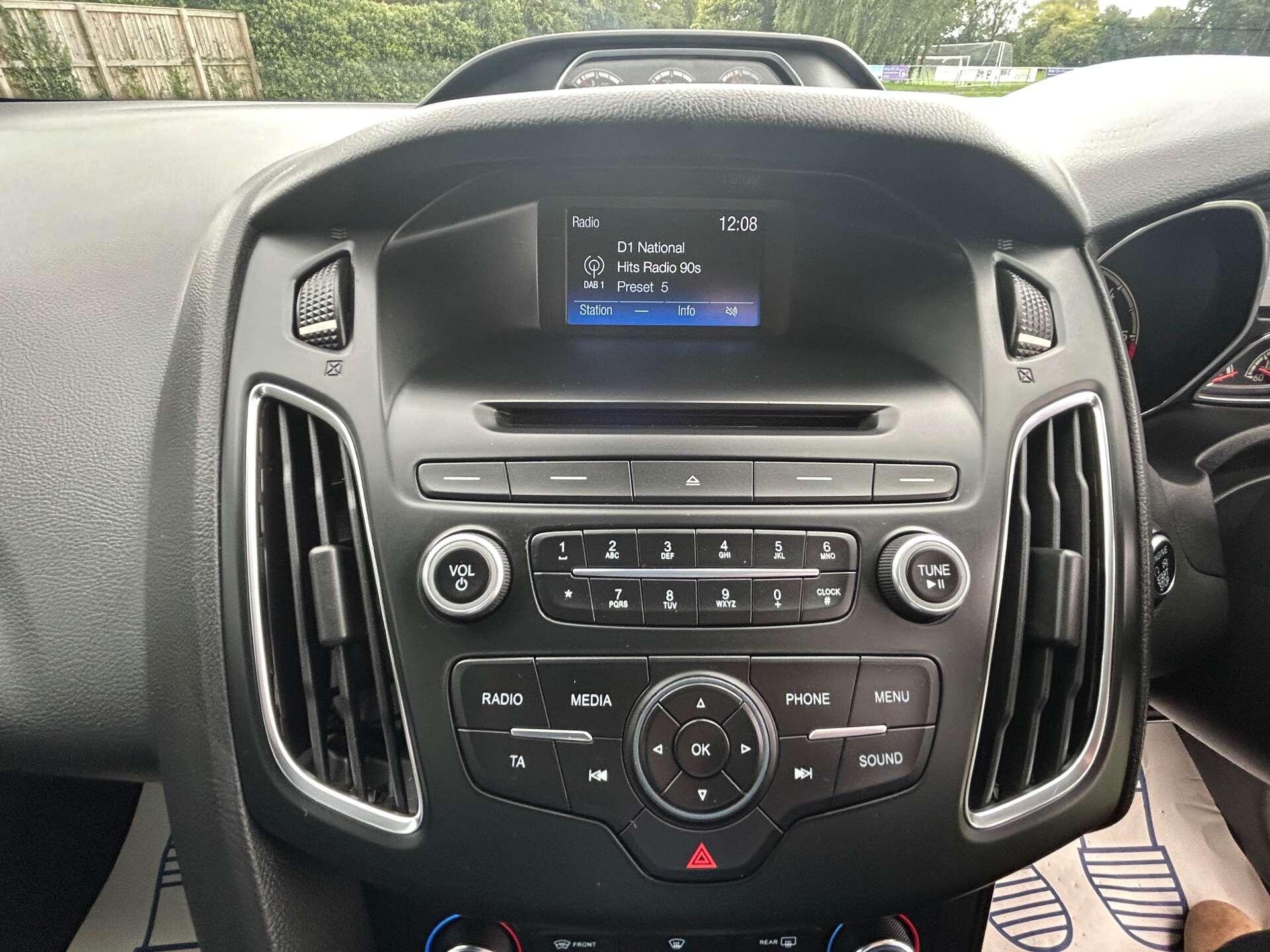 Ford Focus view 30