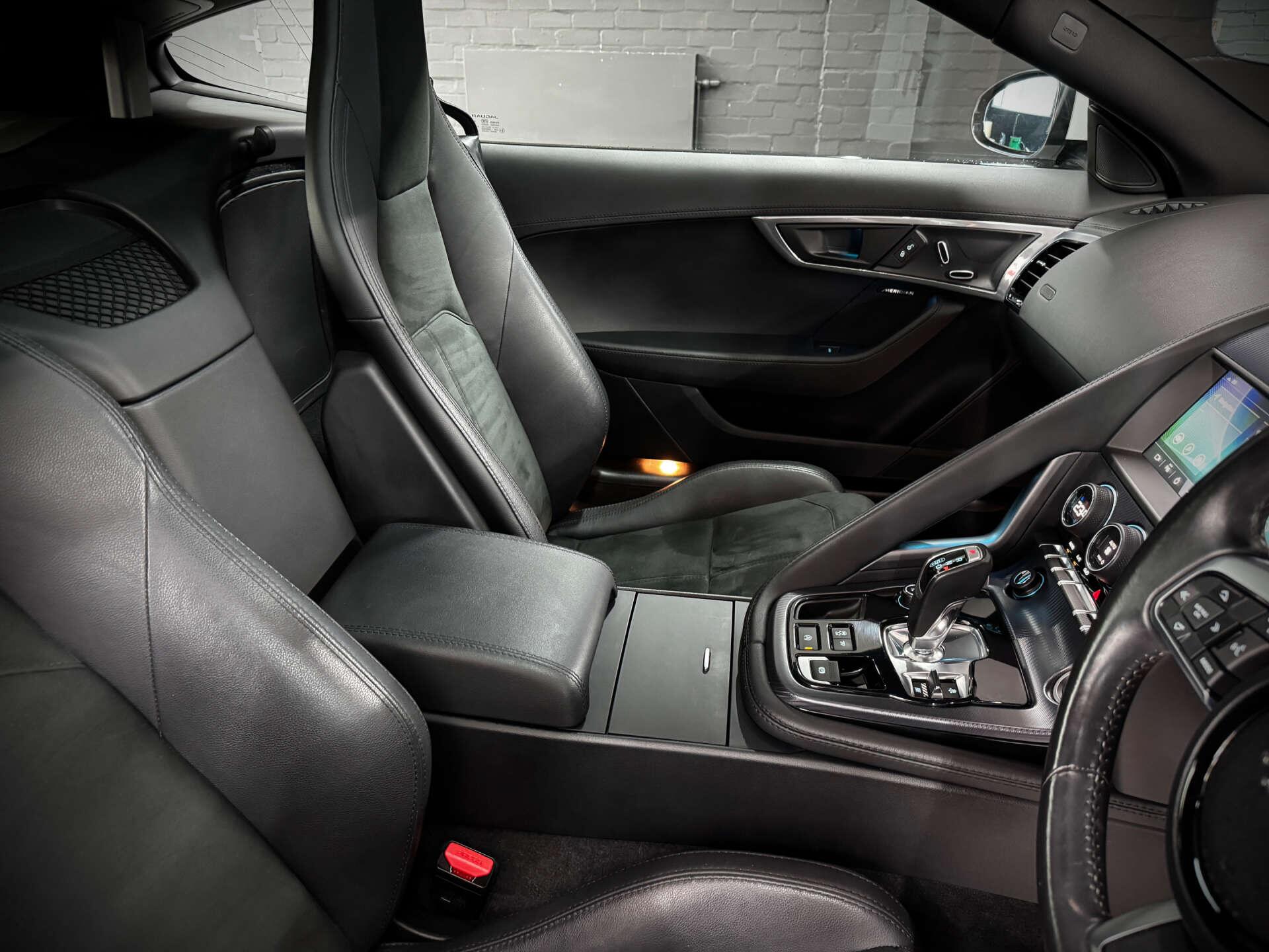 Jaguar F-Type view 38