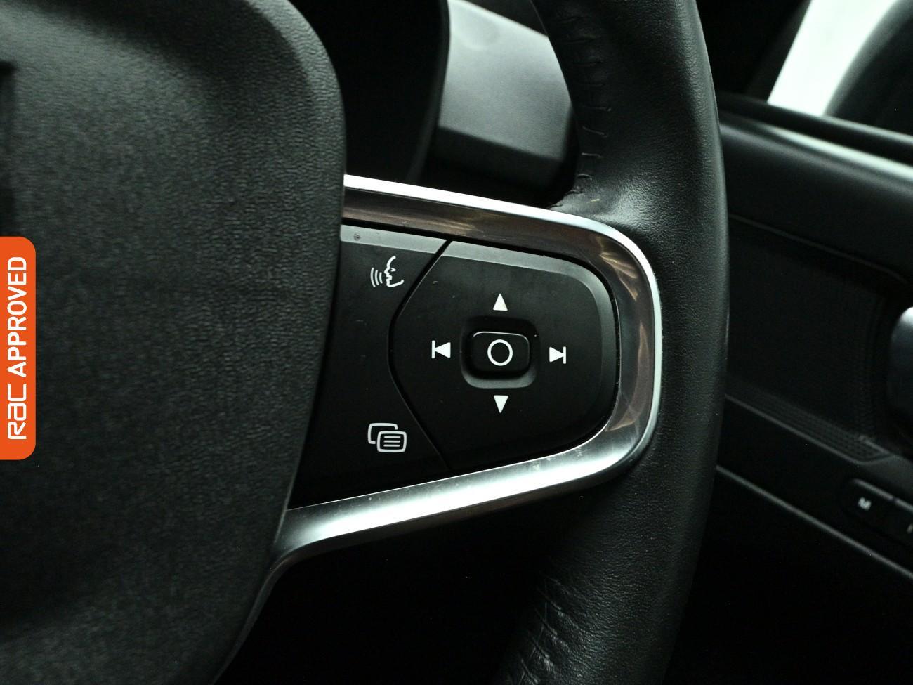 Volvo XC40 view 22