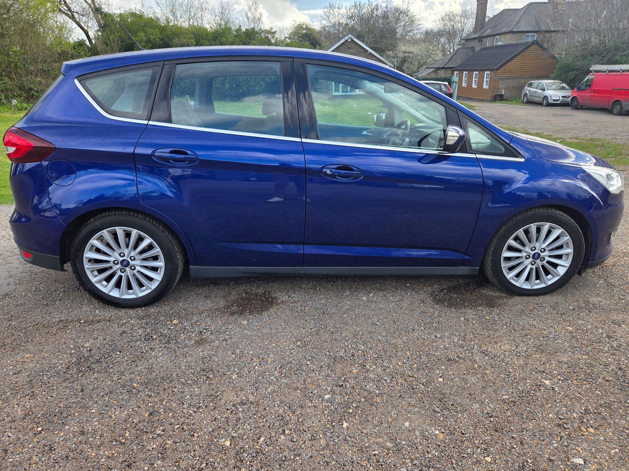 Ford C-Max view 9