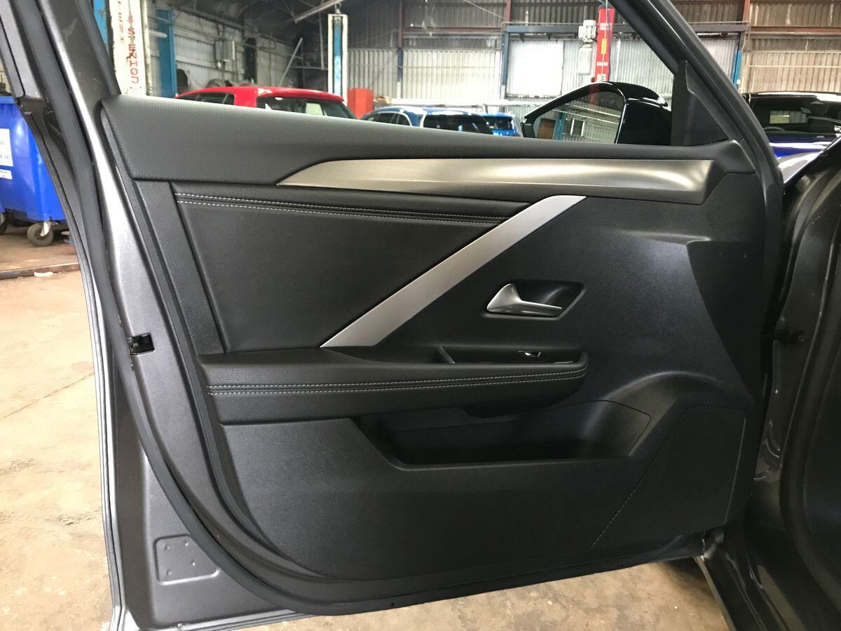 Vauxhall Astra view 18