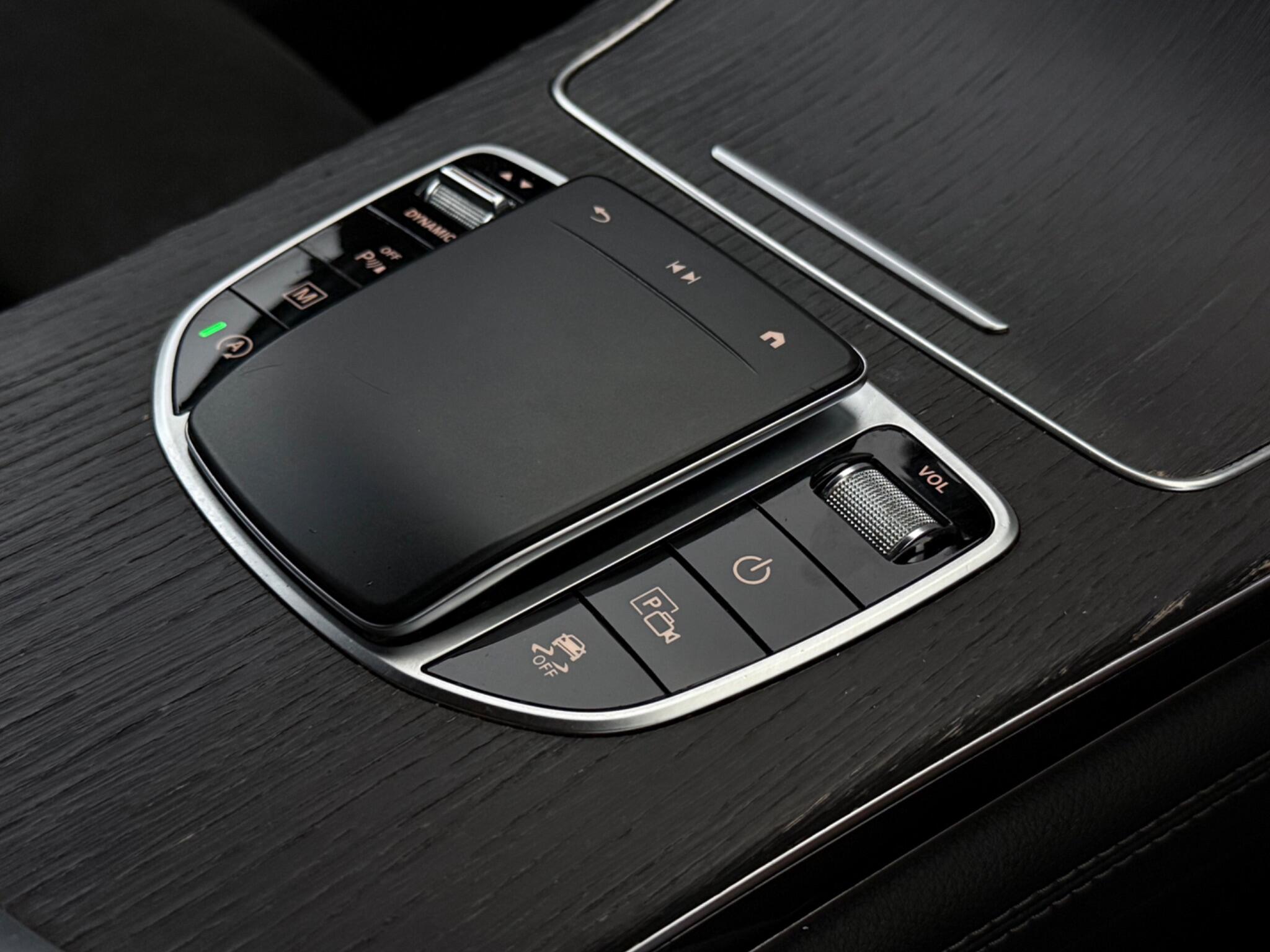 Mercedes-Benz GLC view 23