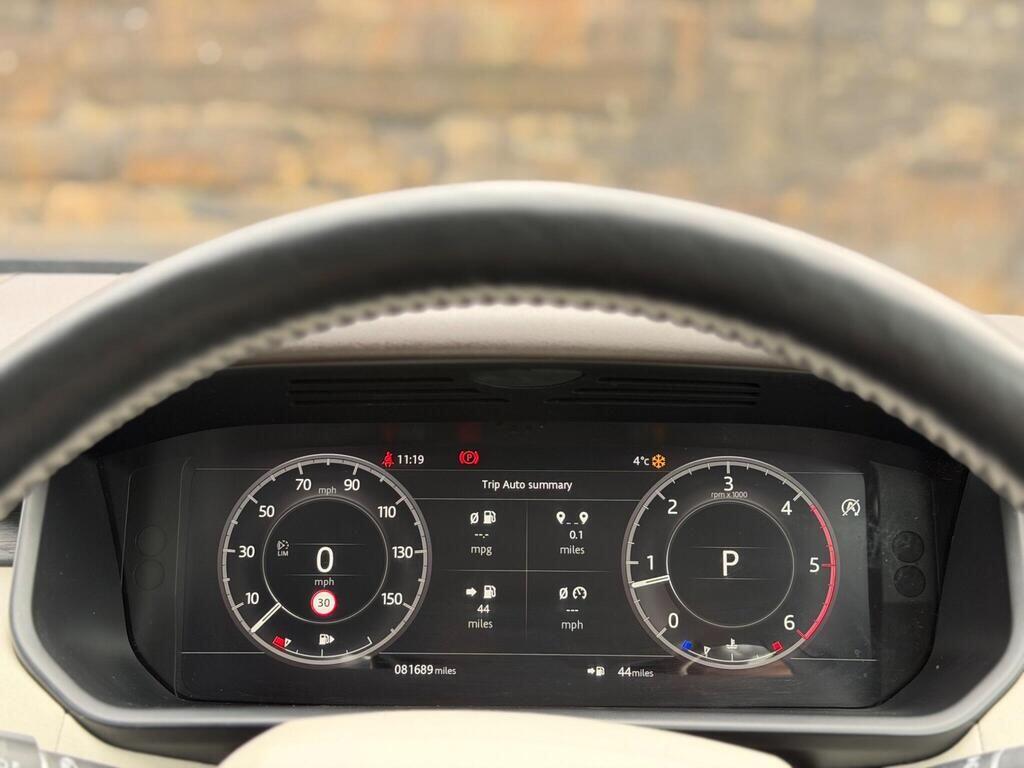 Land Rover Discovery view 26