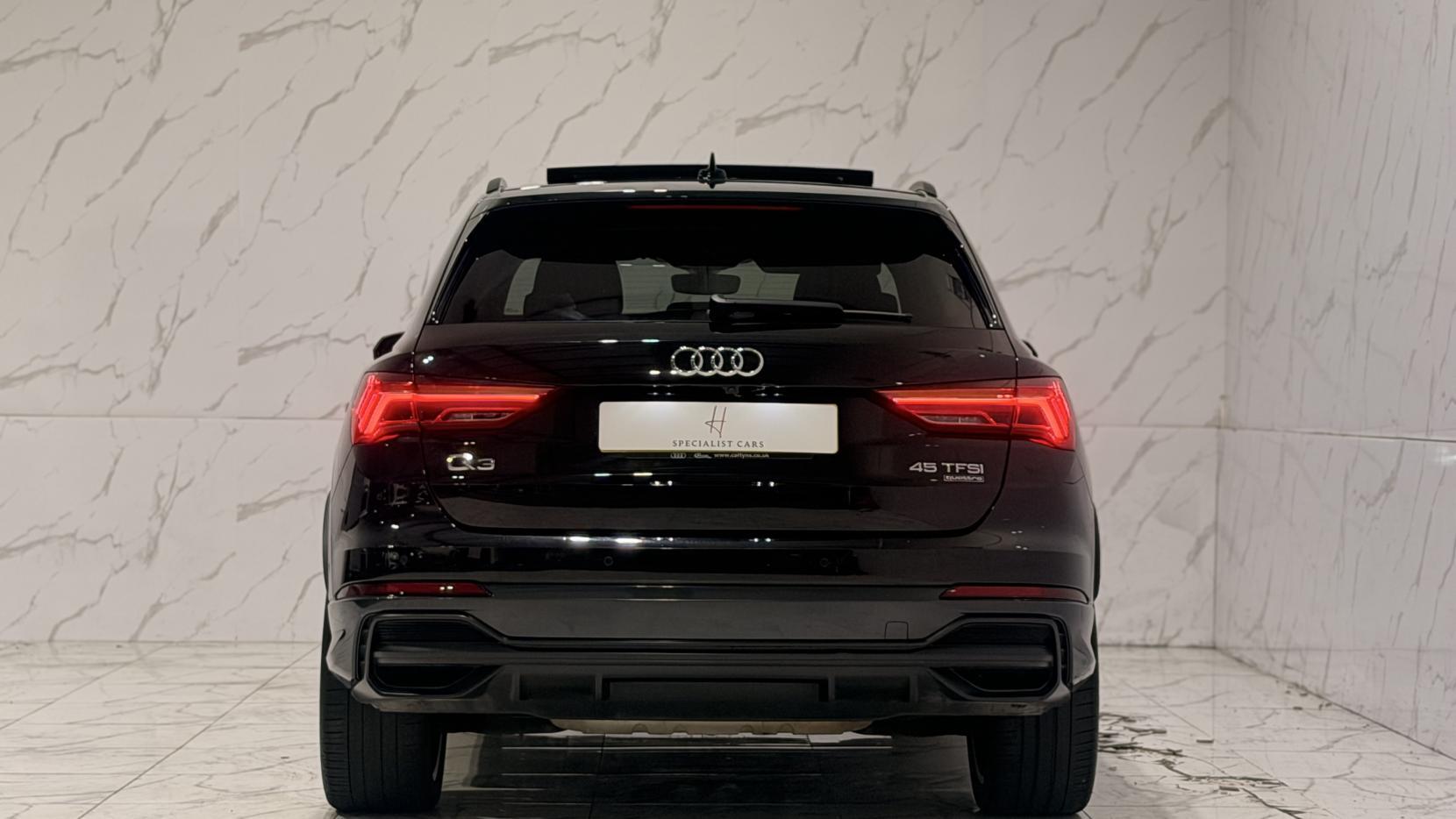 Audi Q3 view 6
