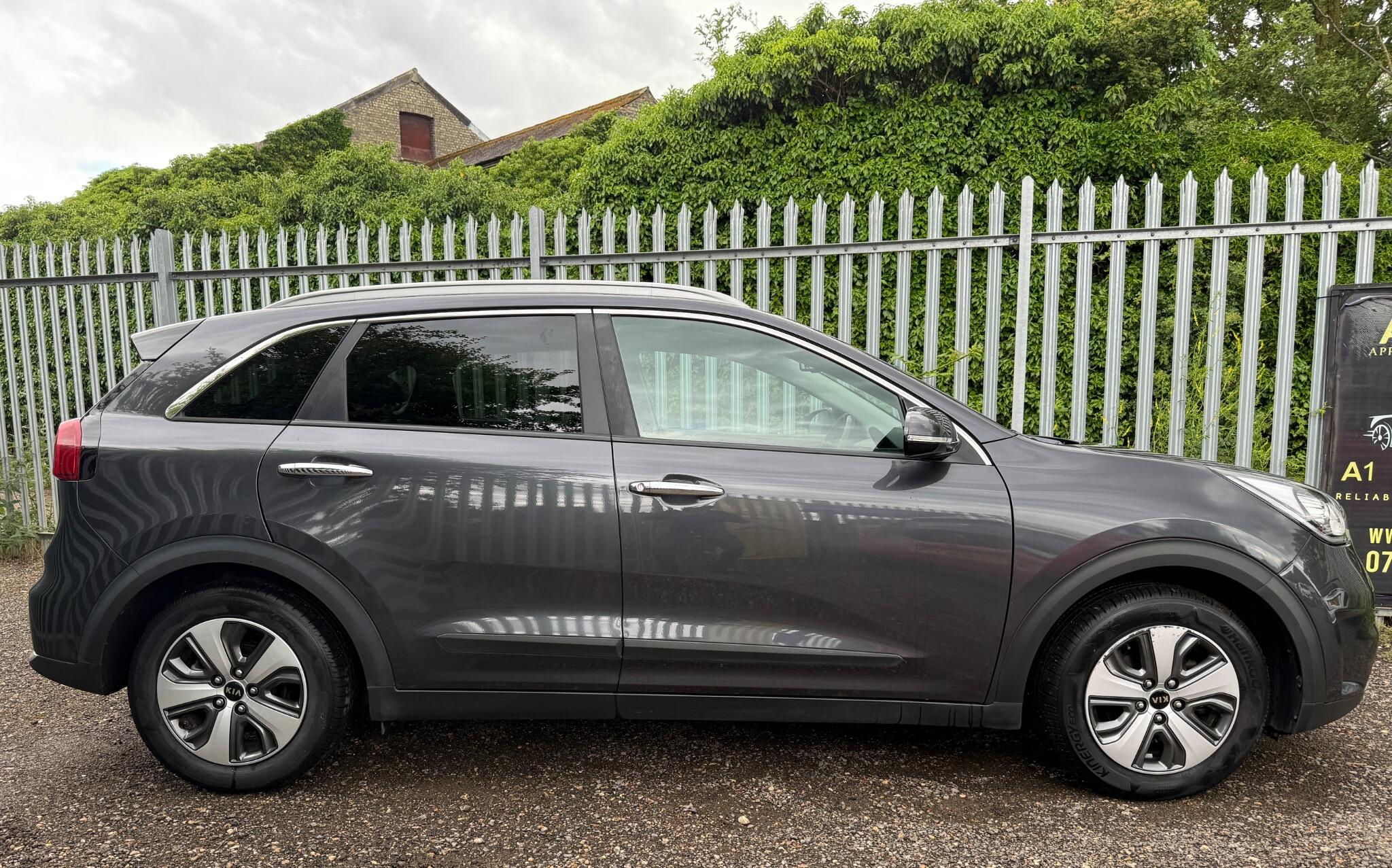 2018 Kia Niro image 16