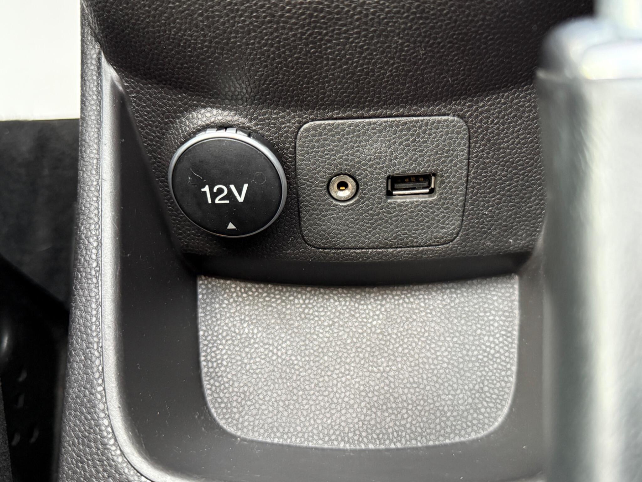 Ford Fiesta - Image 59