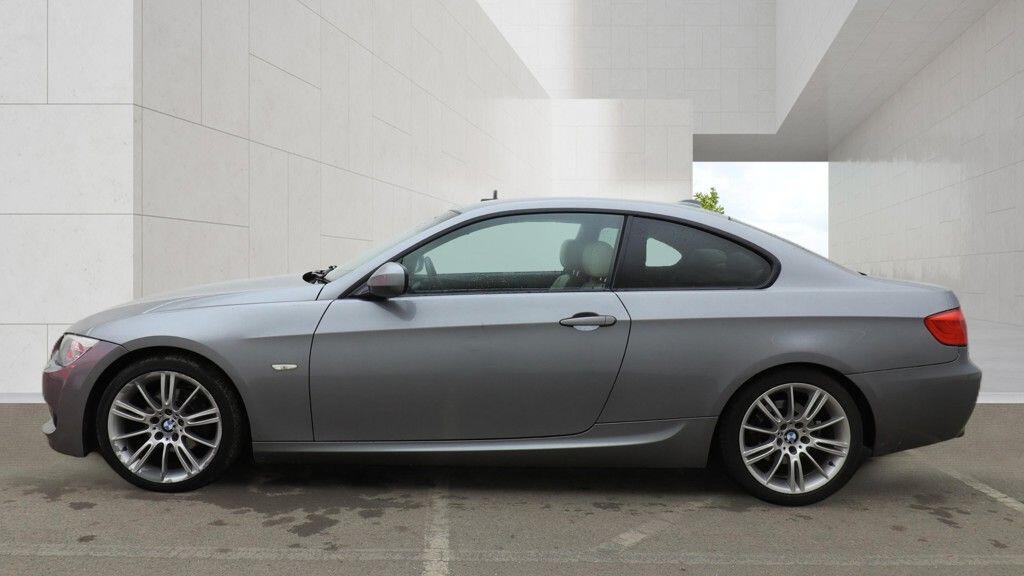 BMW 3 Series view 10