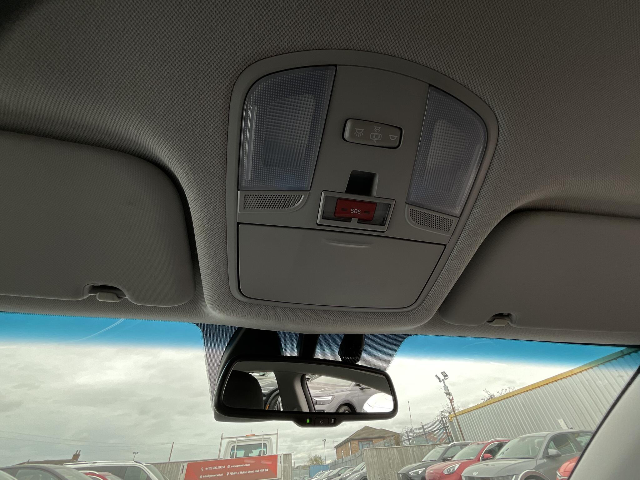 Hyundai Ioniq view 33