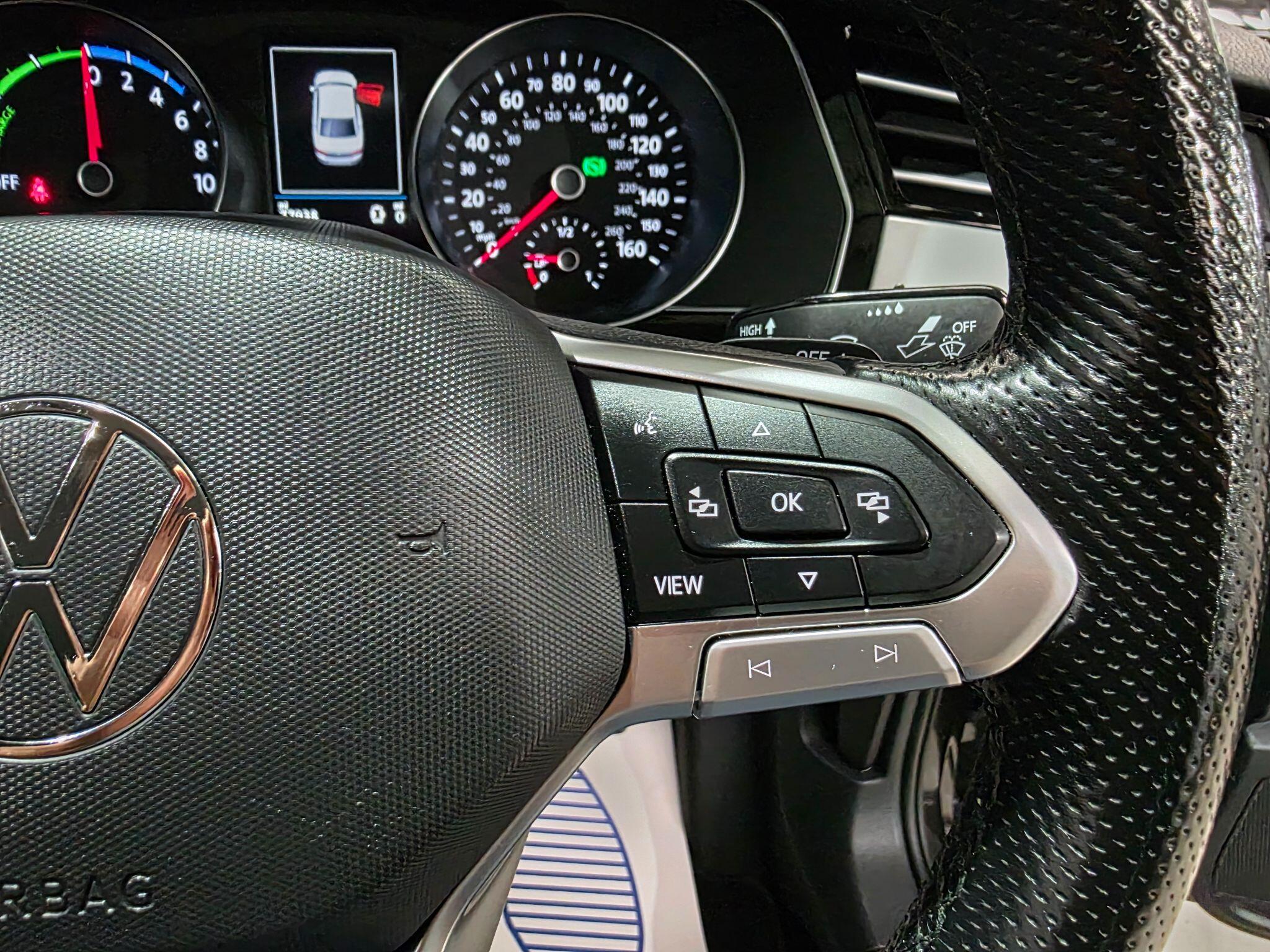 Volkswagen Passat view 18