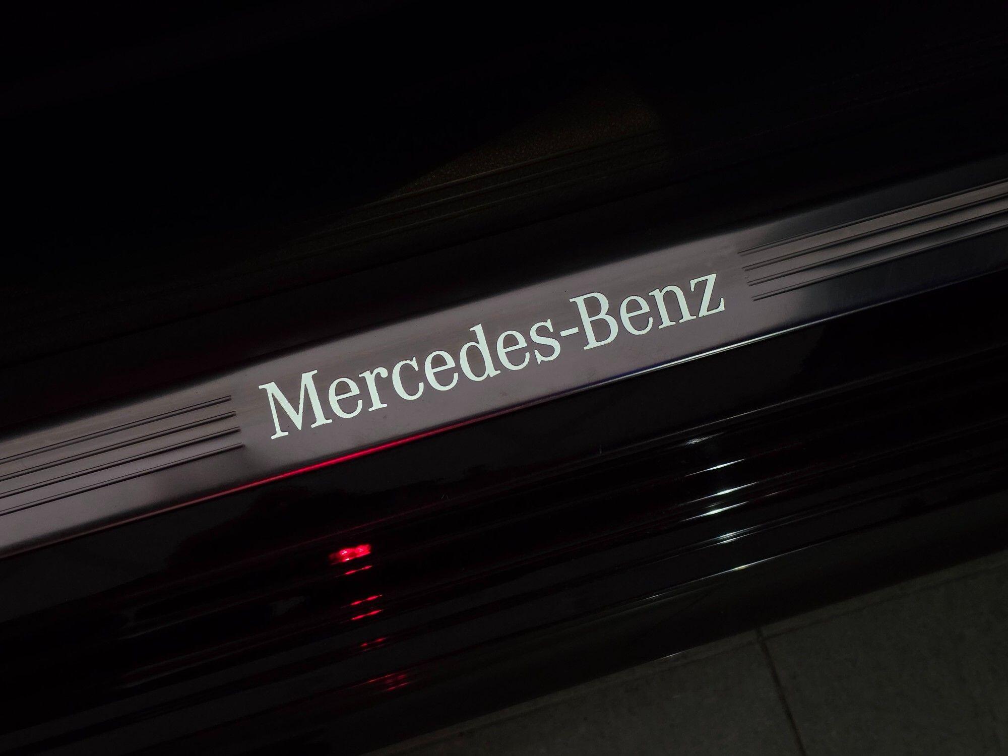 Mercedes-Benz E-Class view 104