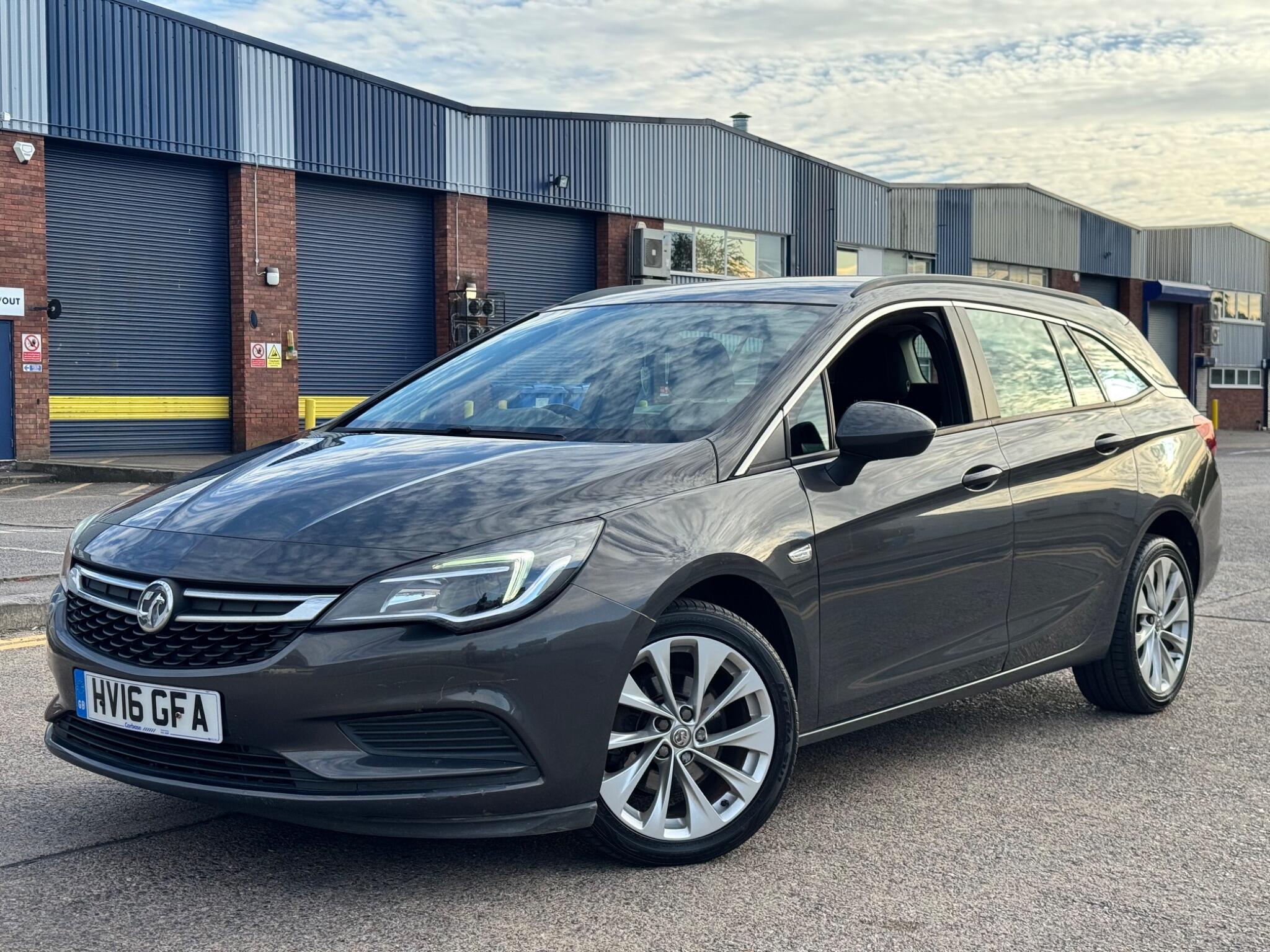 Vauxhall Astra view 7