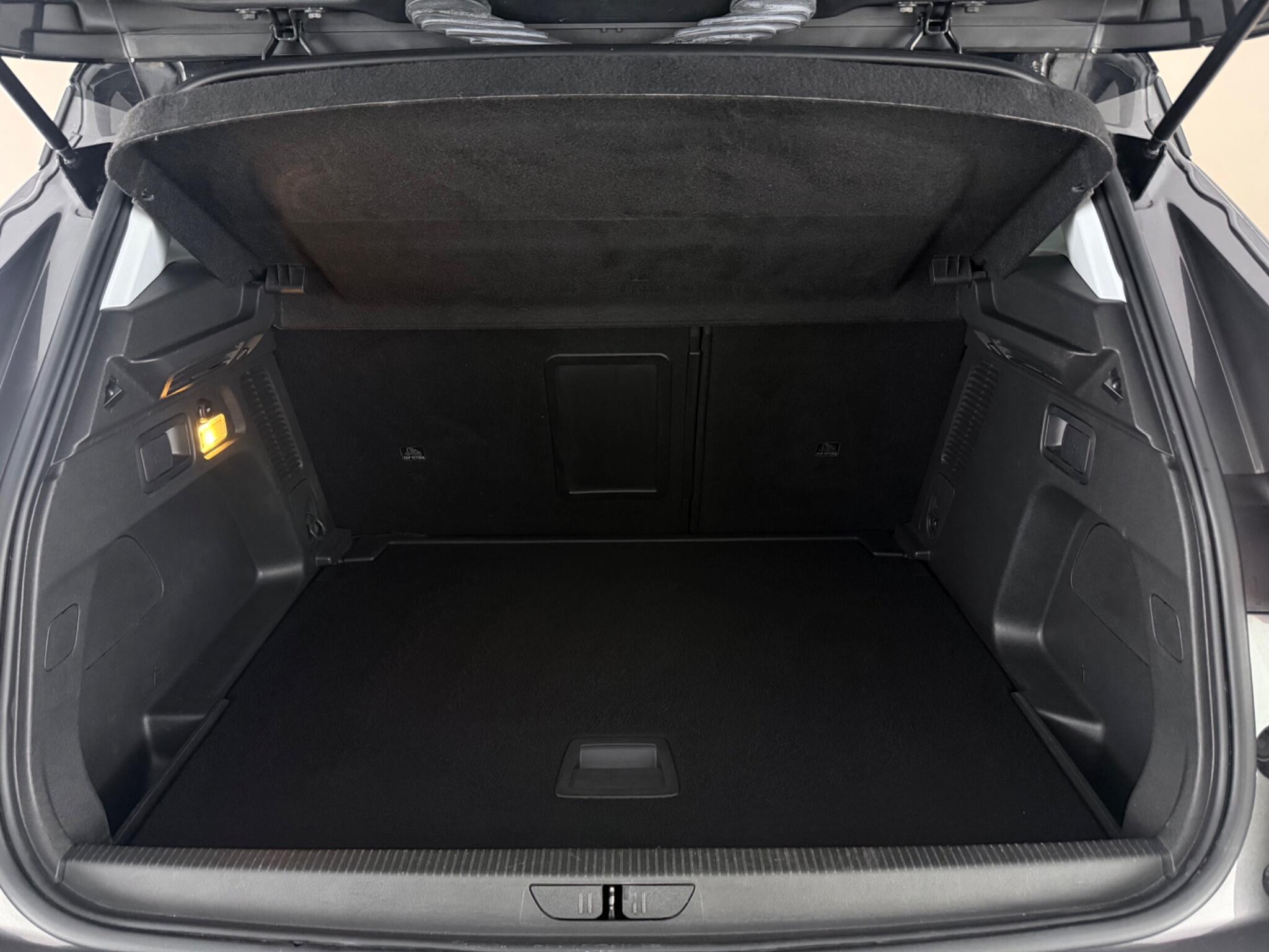 Vauxhall Grandland X view 10