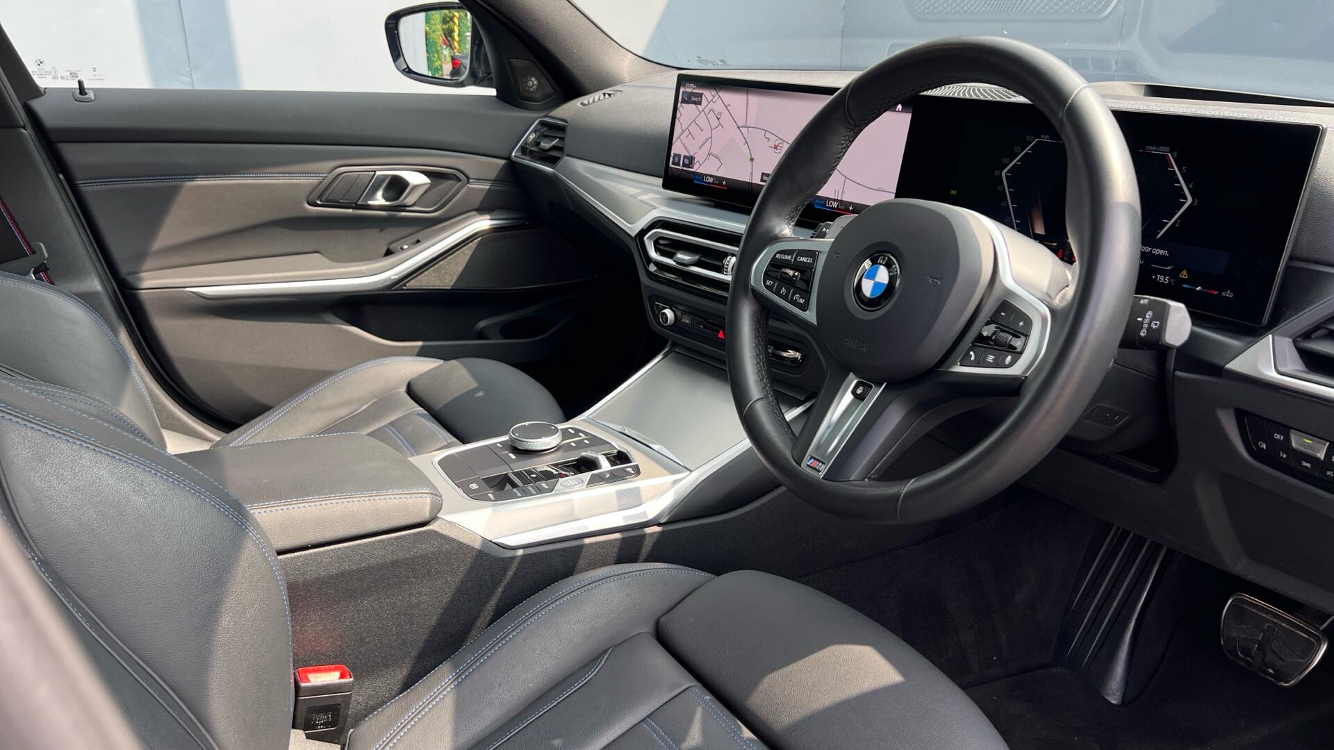 BMW 3 Series view 6