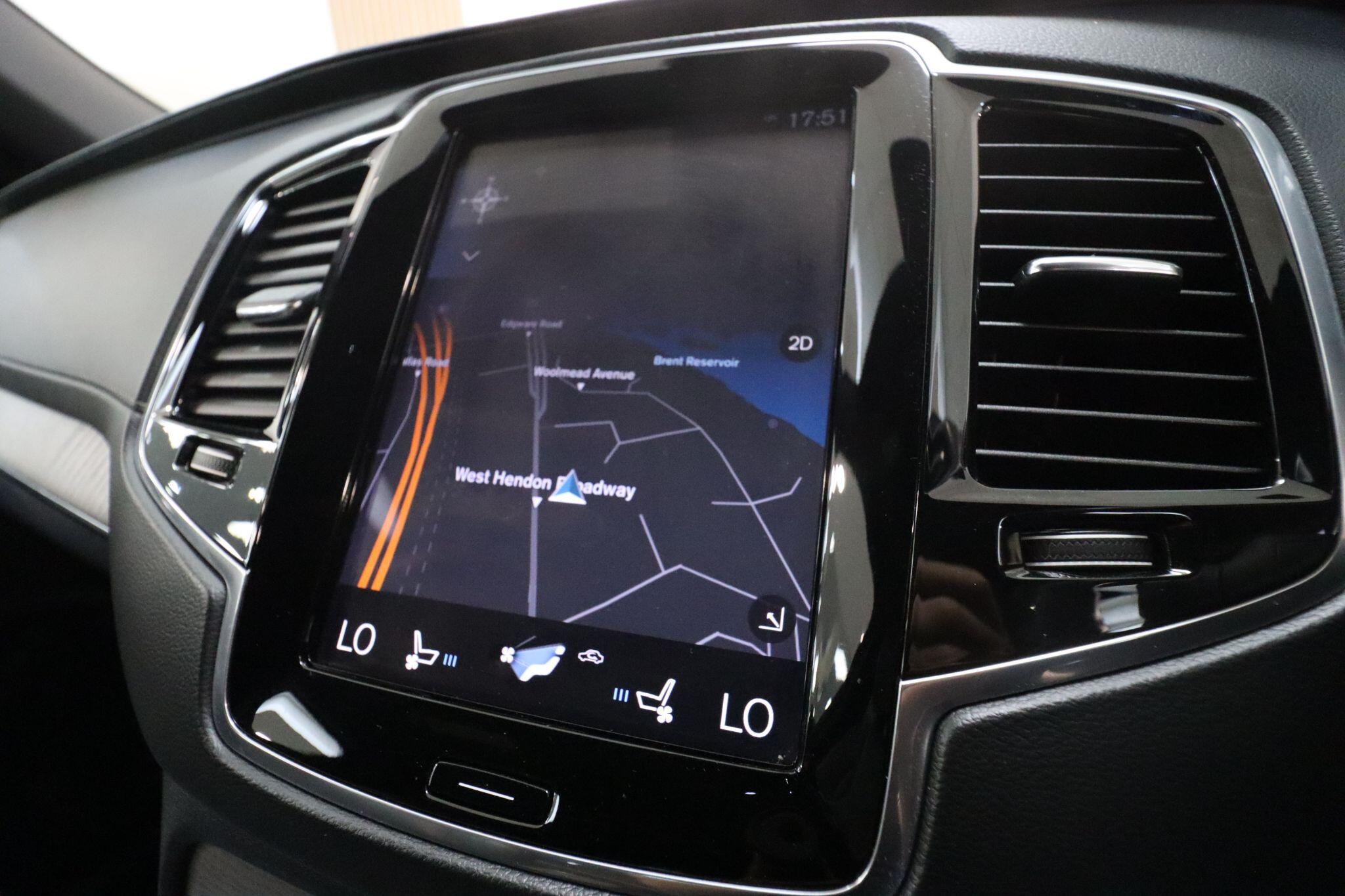 Volvo XC90 view 25