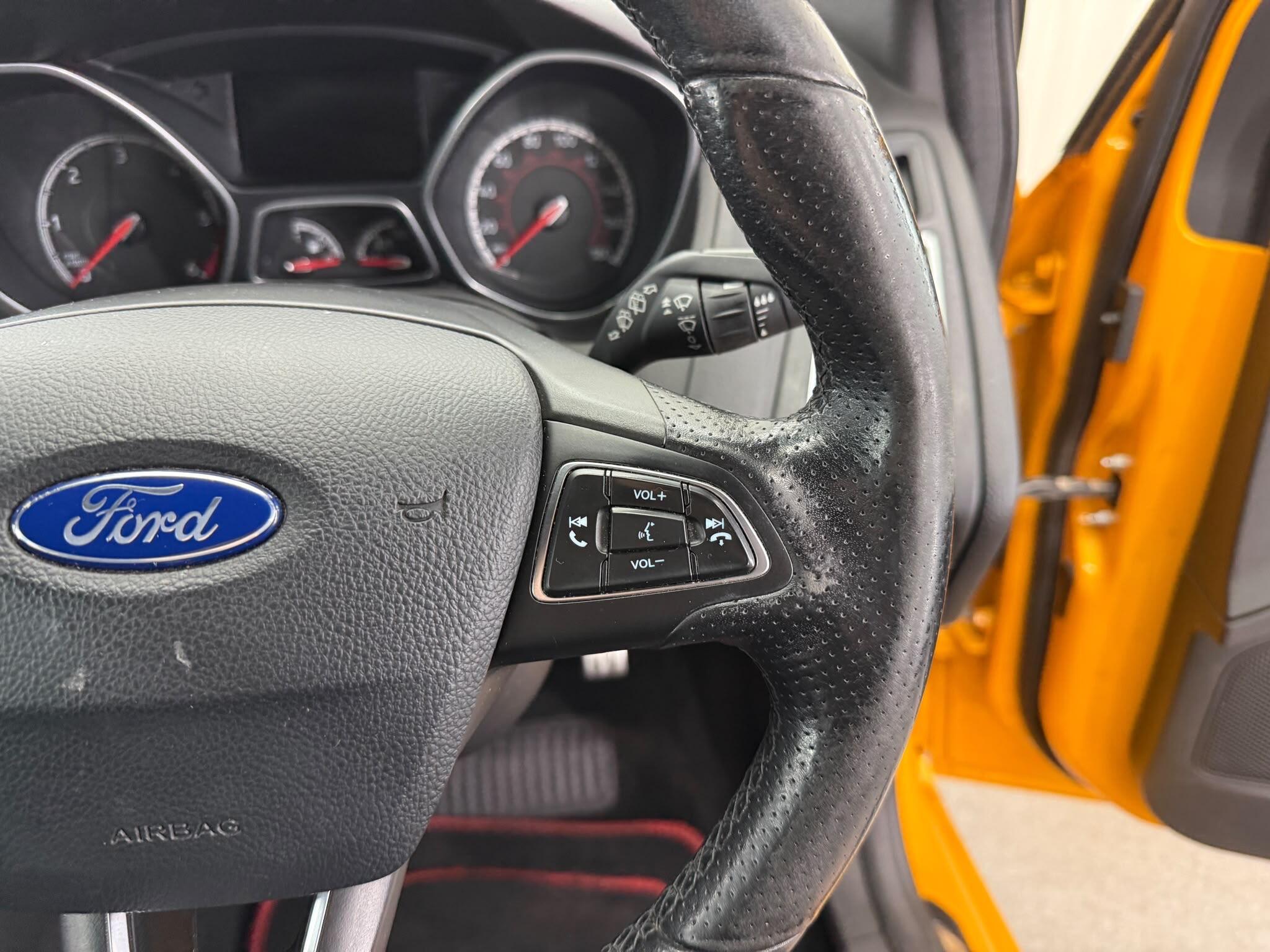 Ford Focus view 31