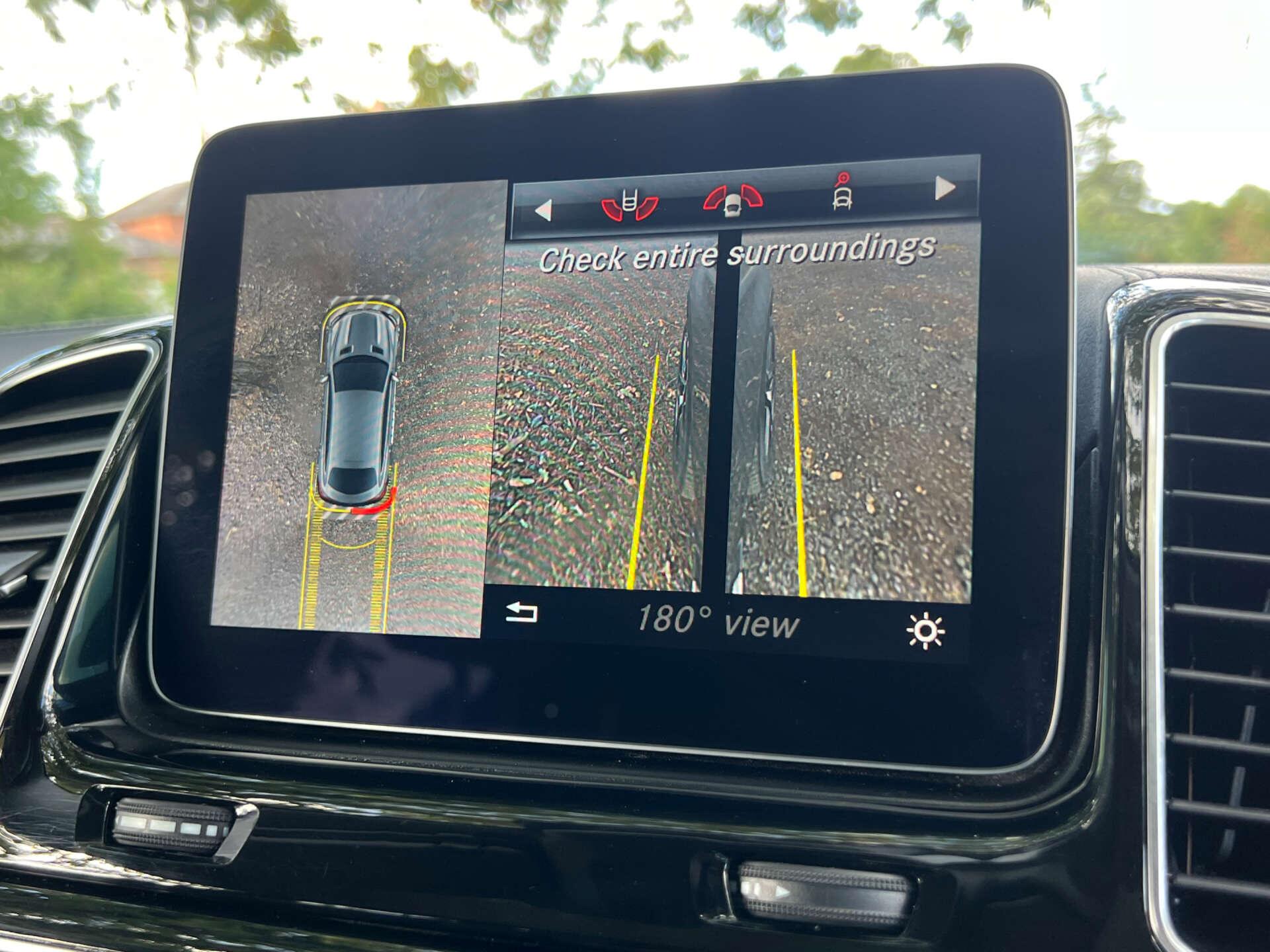 Mercedes-Benz GLE view 29