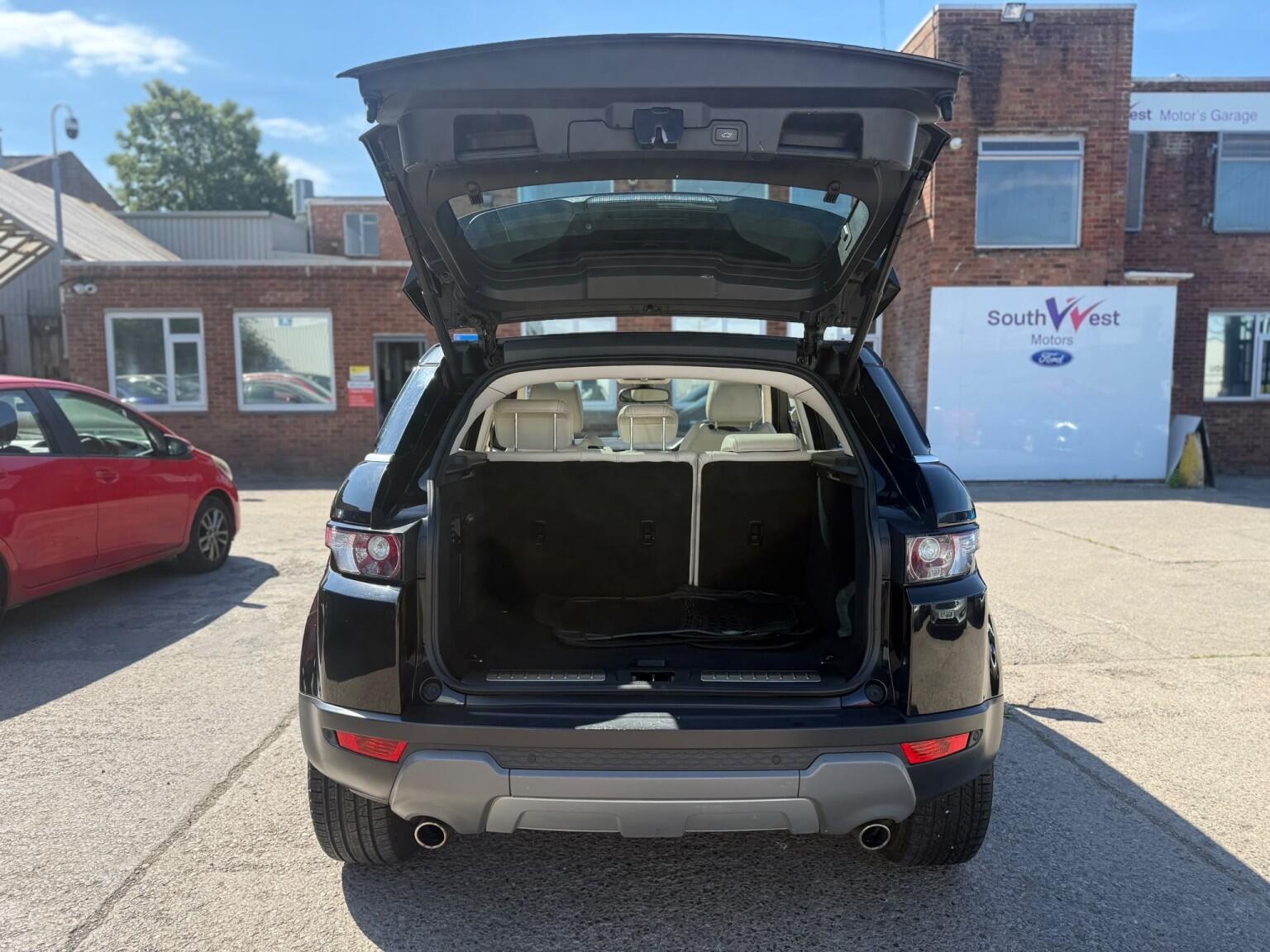 Land Rover Range Rover Evoque view 15