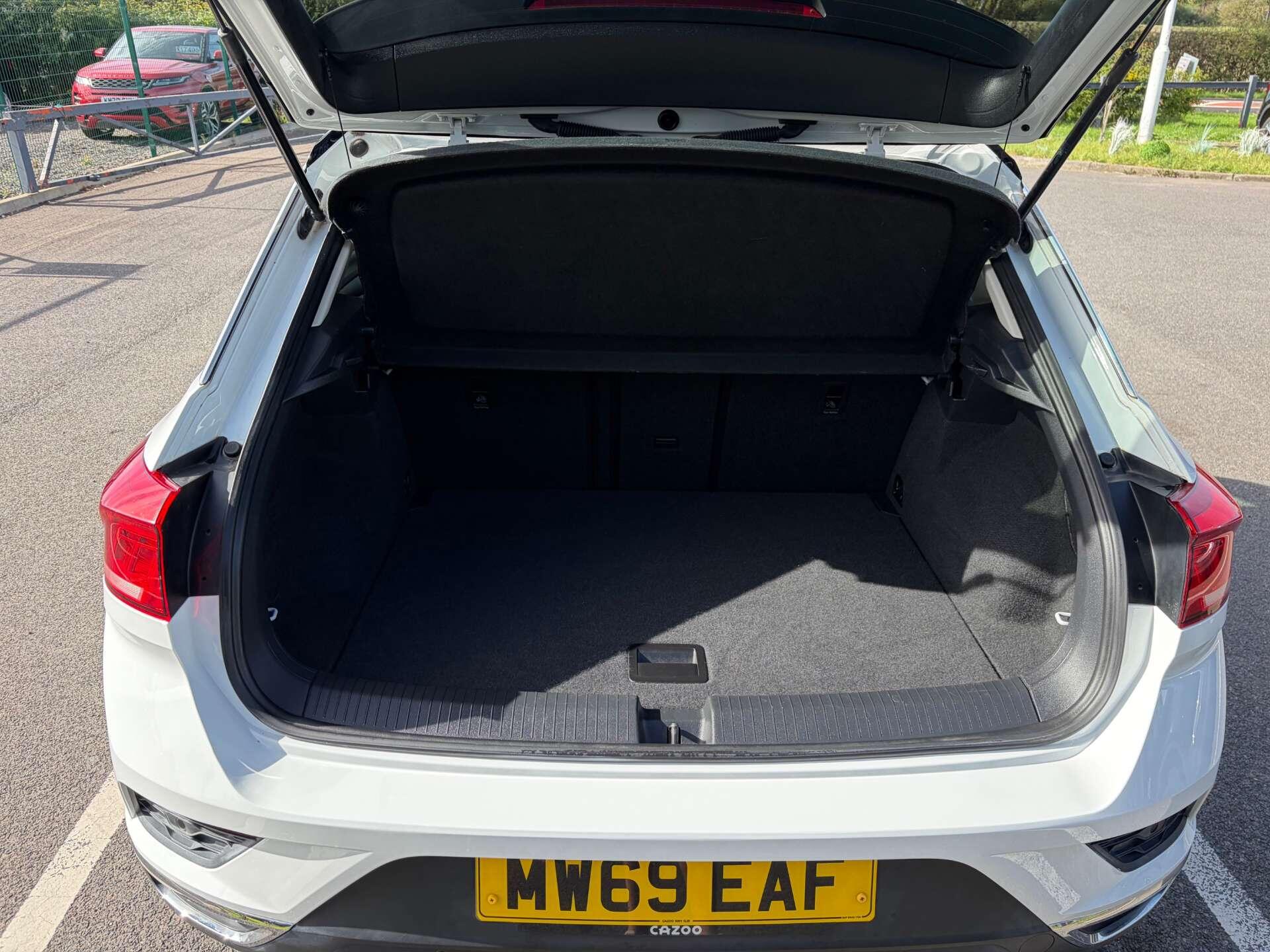 Volkswagen T-Roc view 25