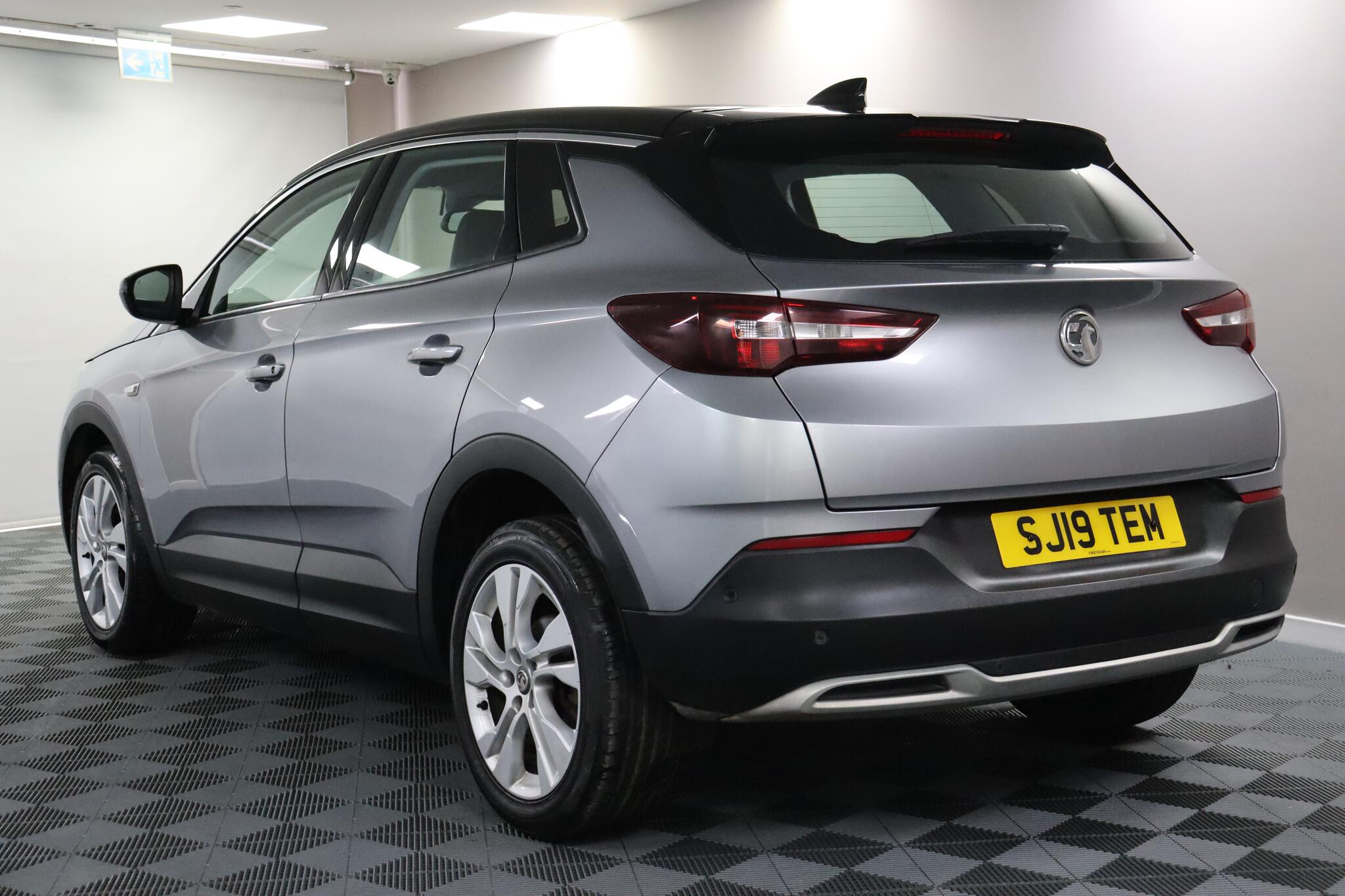 Vauxhall Grandland X view 16
