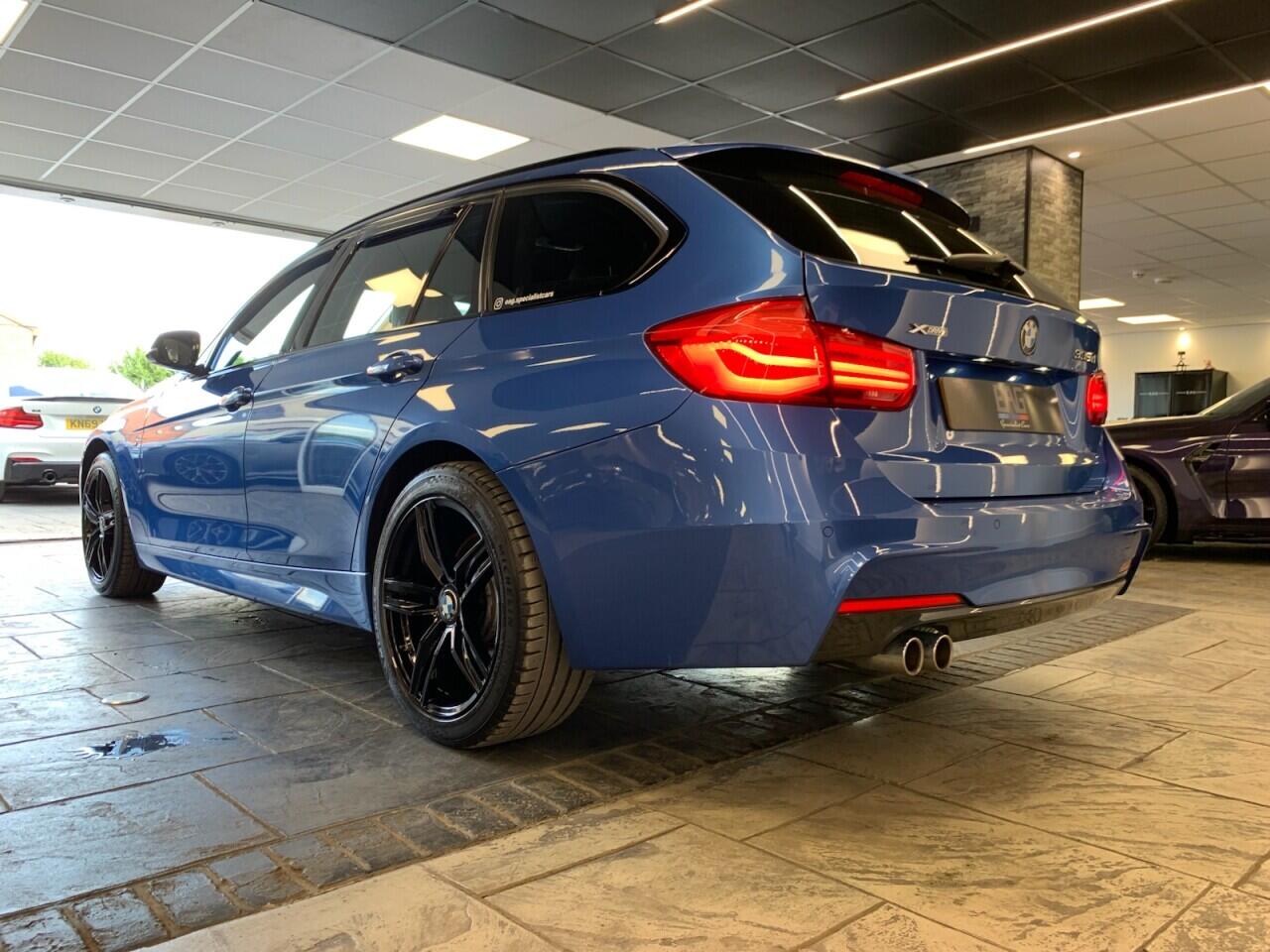 BMW 3 Series view 18