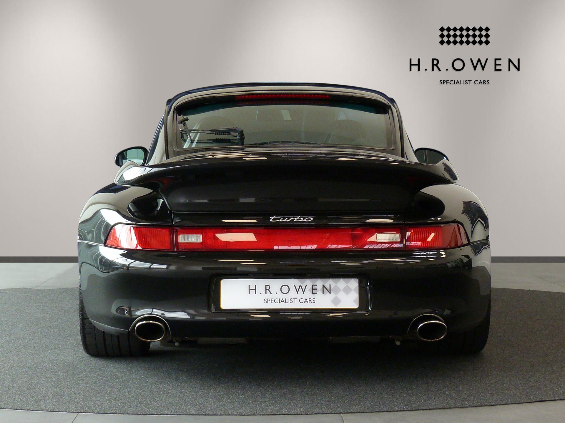Porsche 911 view 10