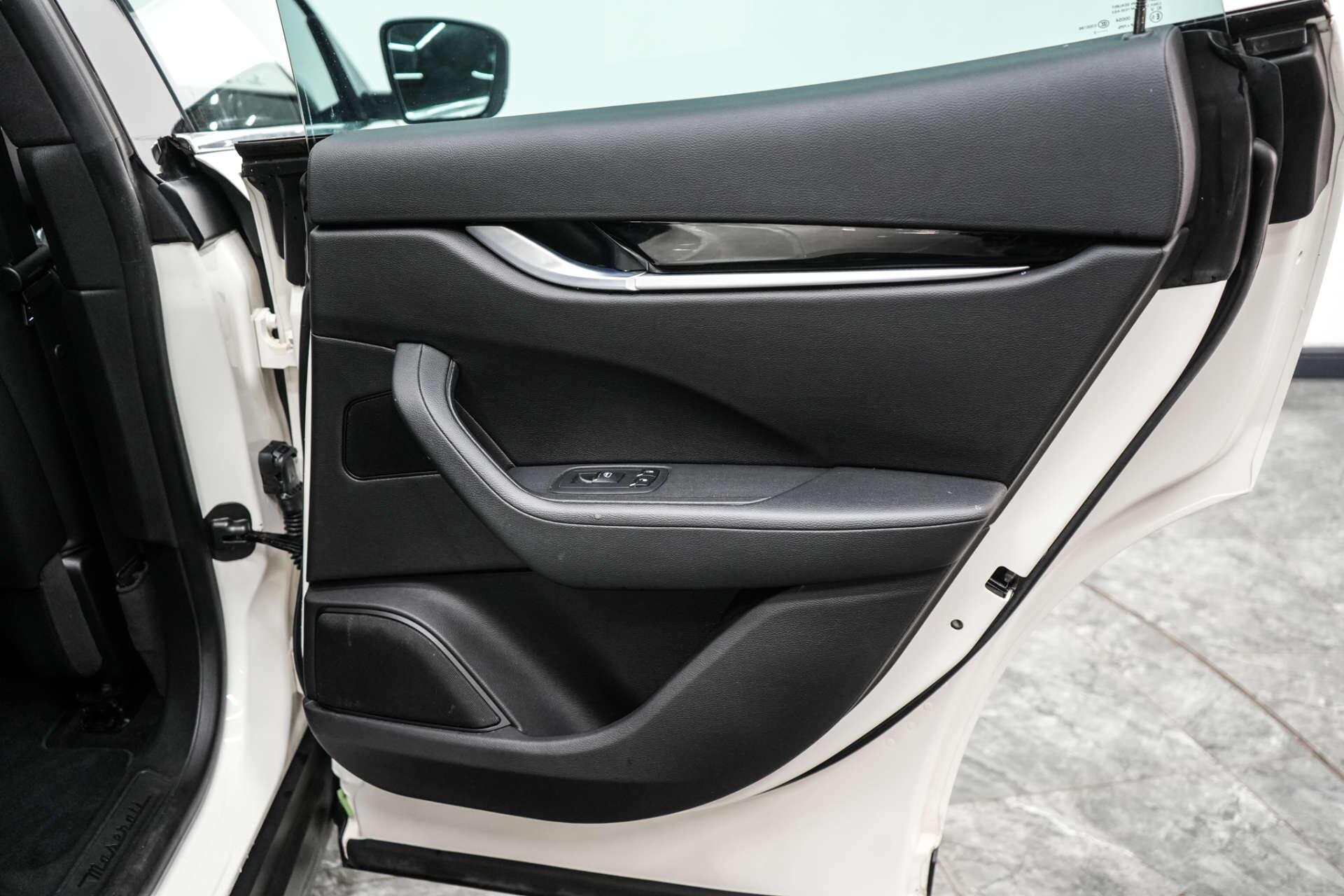 Maserati Levante view 21