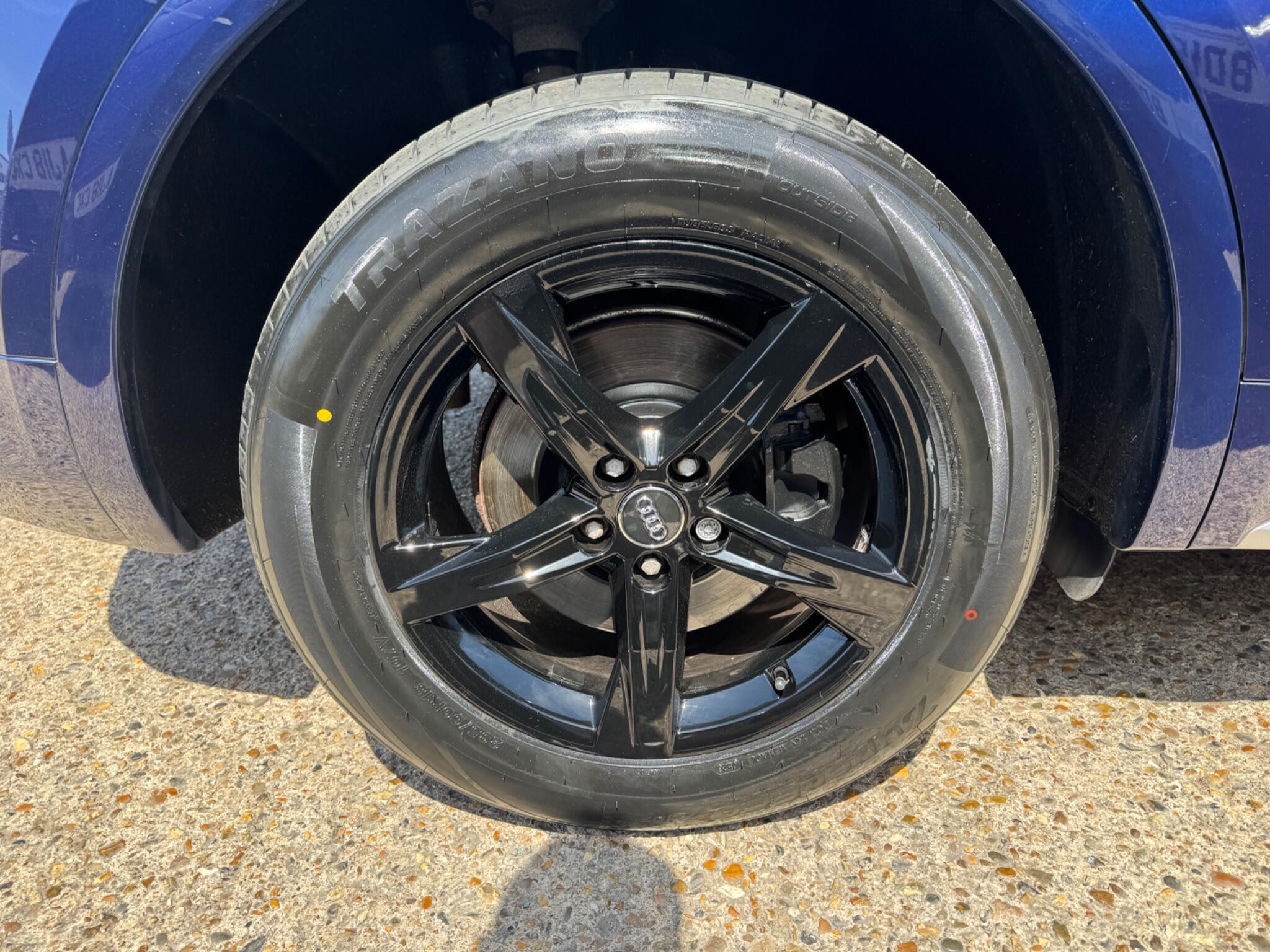 Audi Q5 view 26